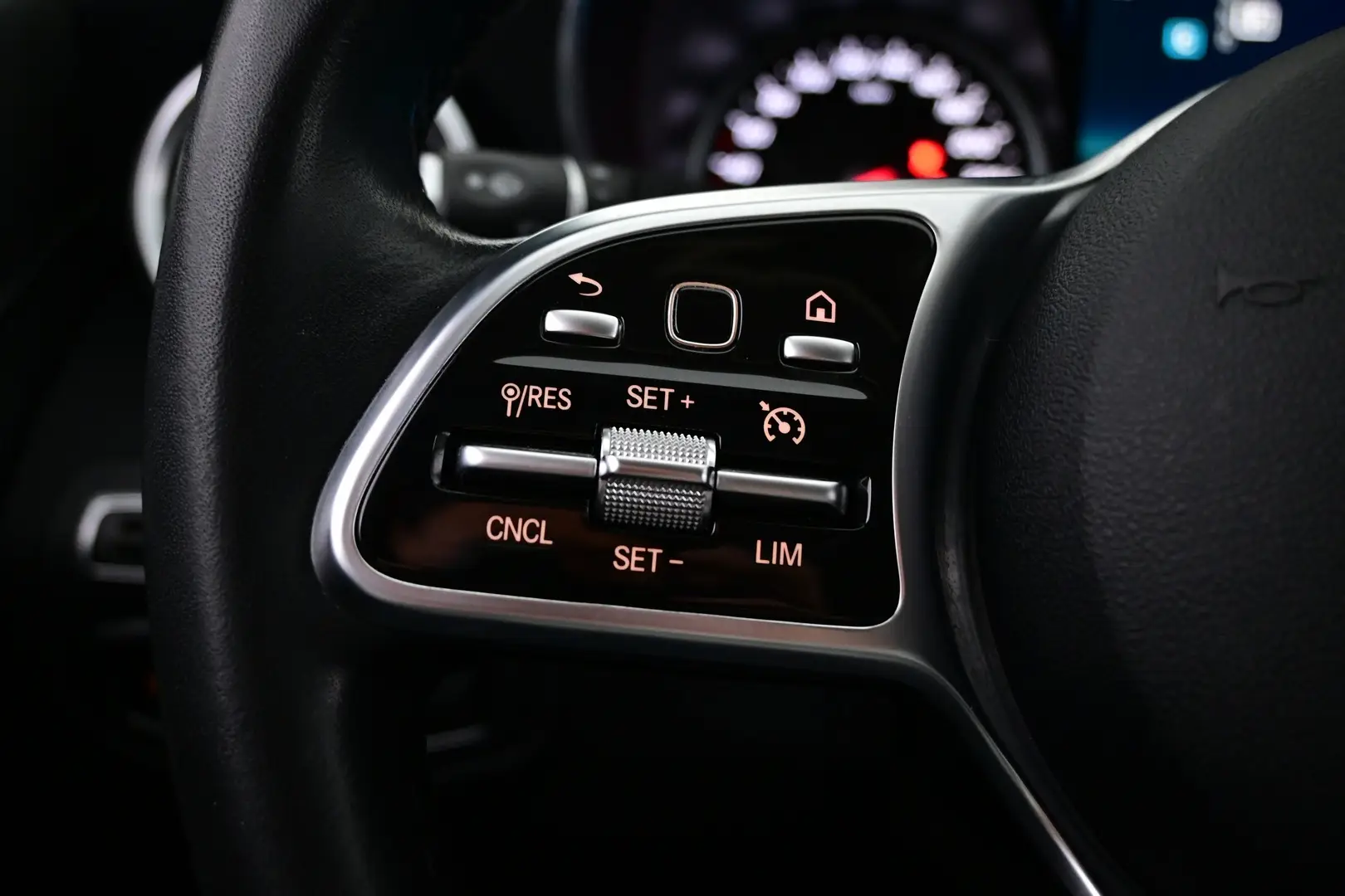 Car Image - 2iBr0wtzMKswZIF3AvXpNe
