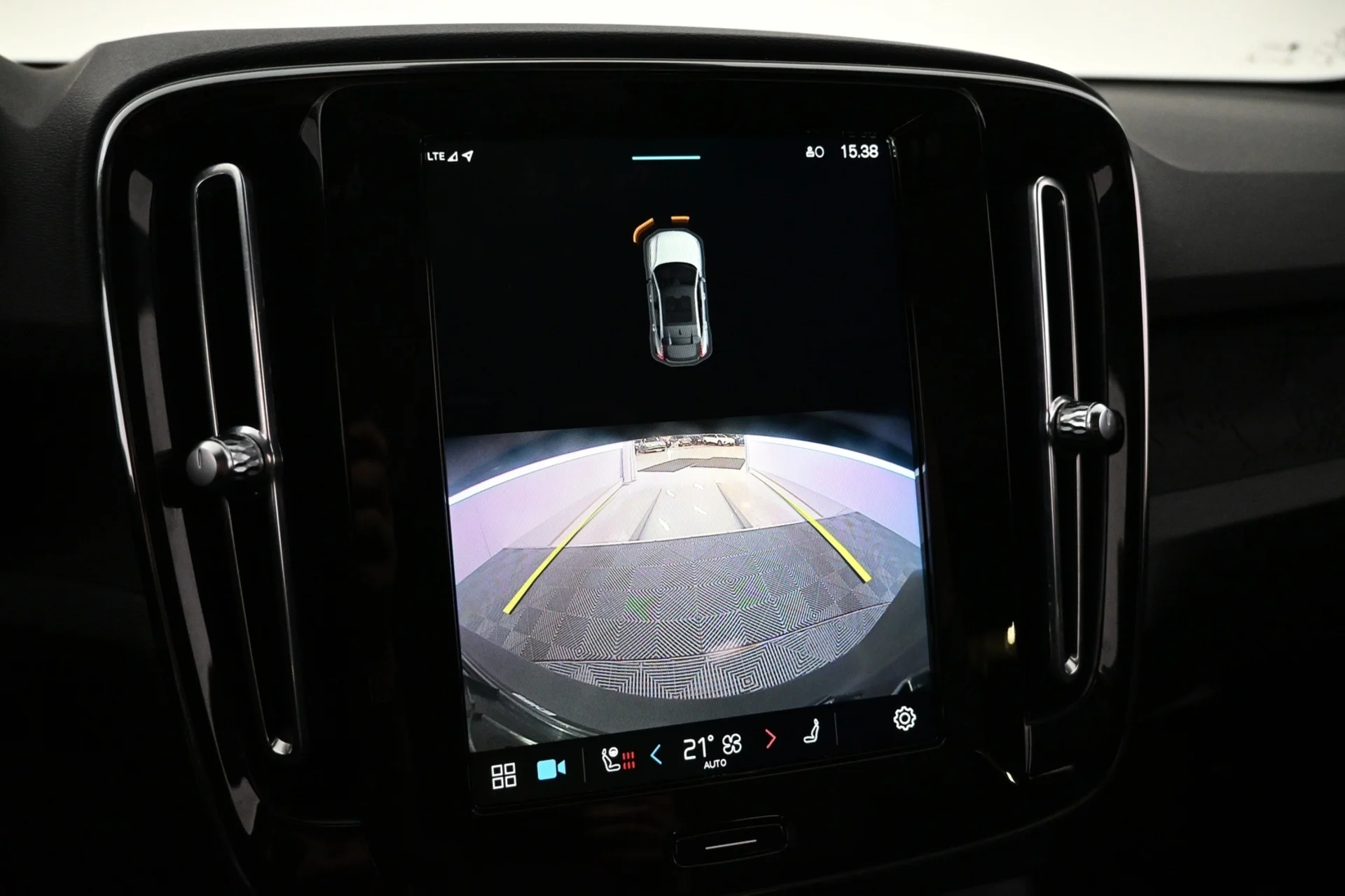 Car Image - 5ahwXkM3wurUkDDDPxl7w0