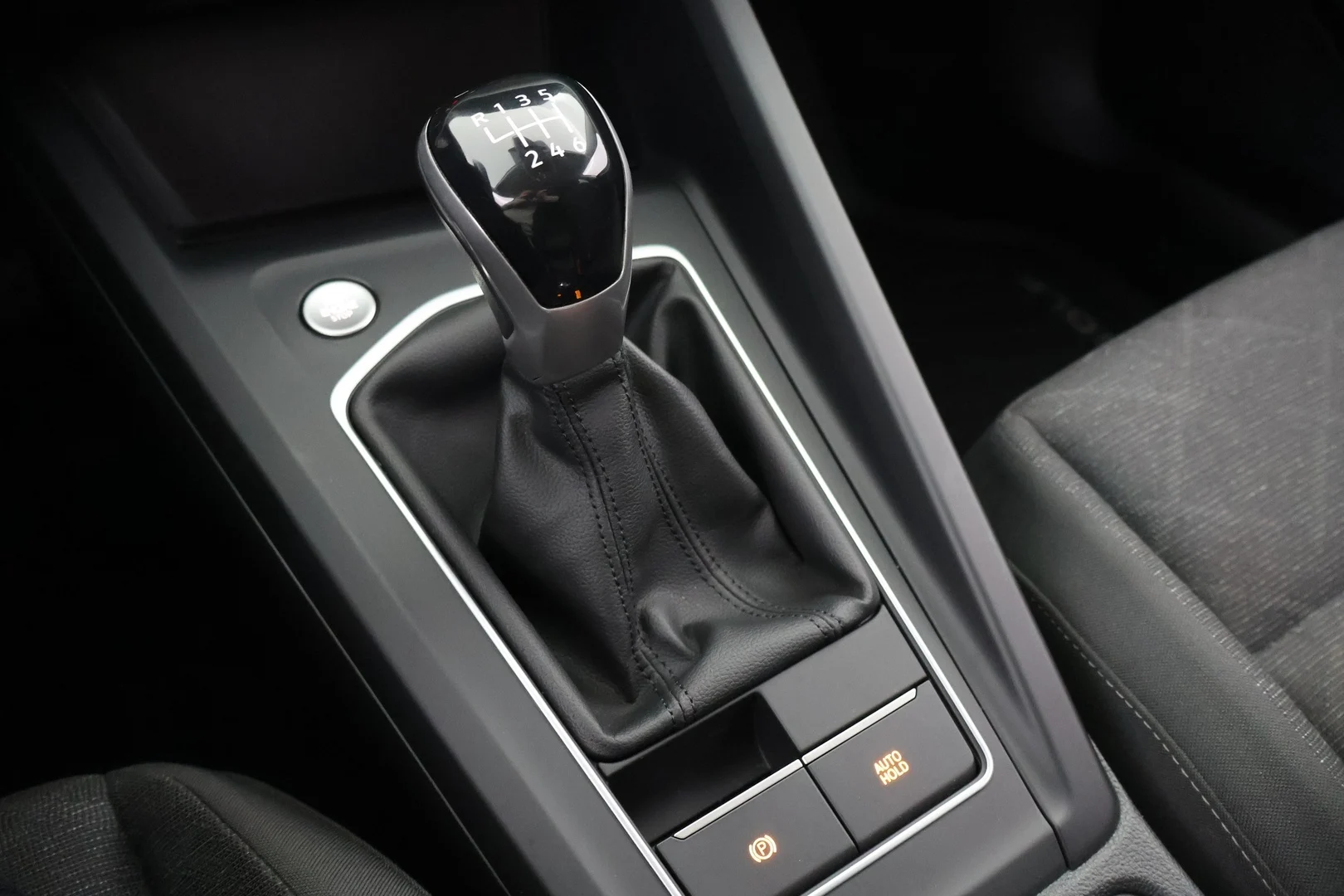 Car Image - PG9LJc3EHU4LJ5c9iq3GB