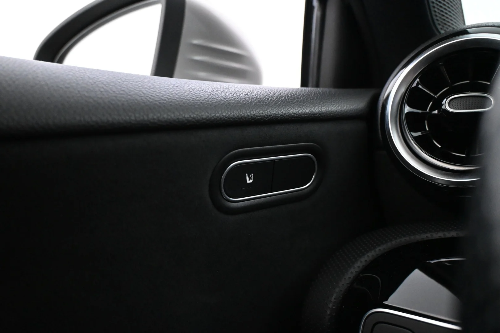 Car Image - 6bYOmIn6EDx9BQTXE3CaLE