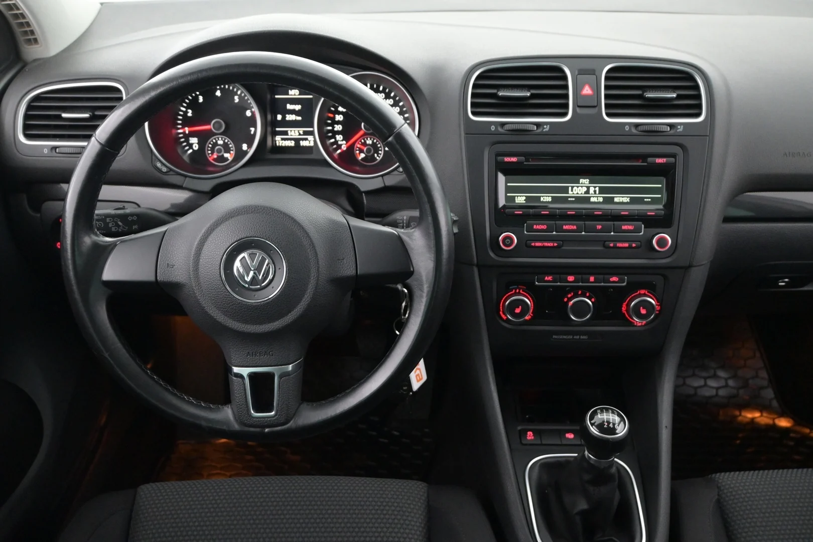 Car Image - 2usgDPVwMakDzvrrjnN9Lb