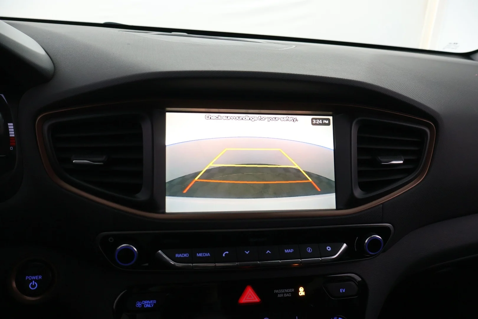 Car Image - eacp2xgaY5VYMUVGg7vHZ