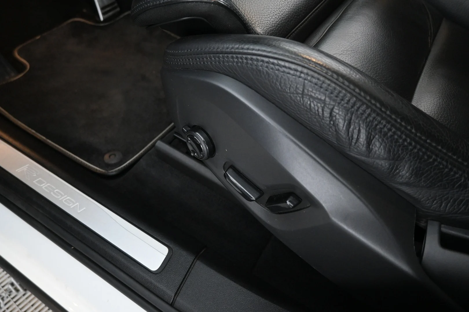 Car Image - 3i9jIYL9HMYPoygNi7hTtr