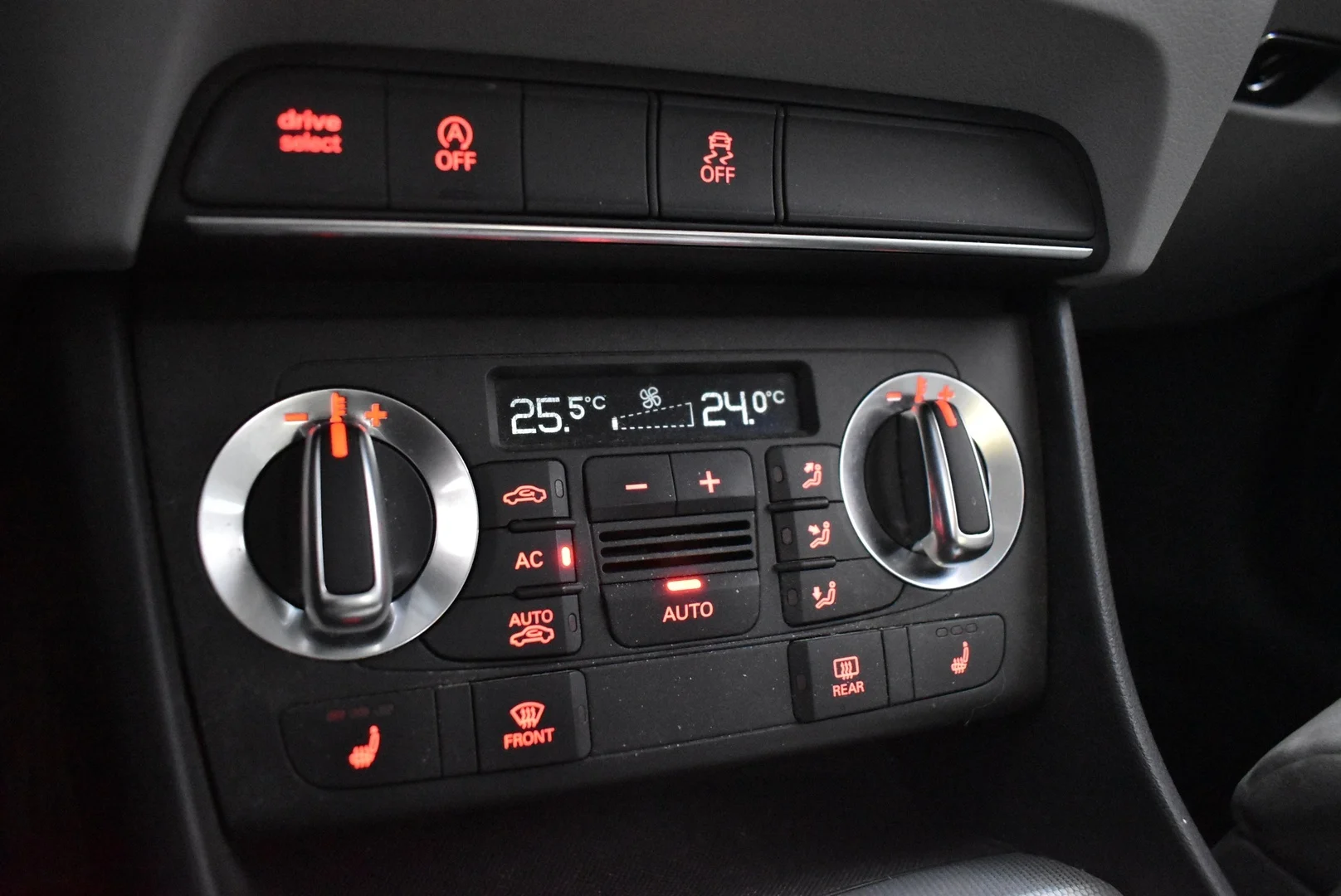 Car Image - 6NnfUkkNFSYKYq8V36QArt
