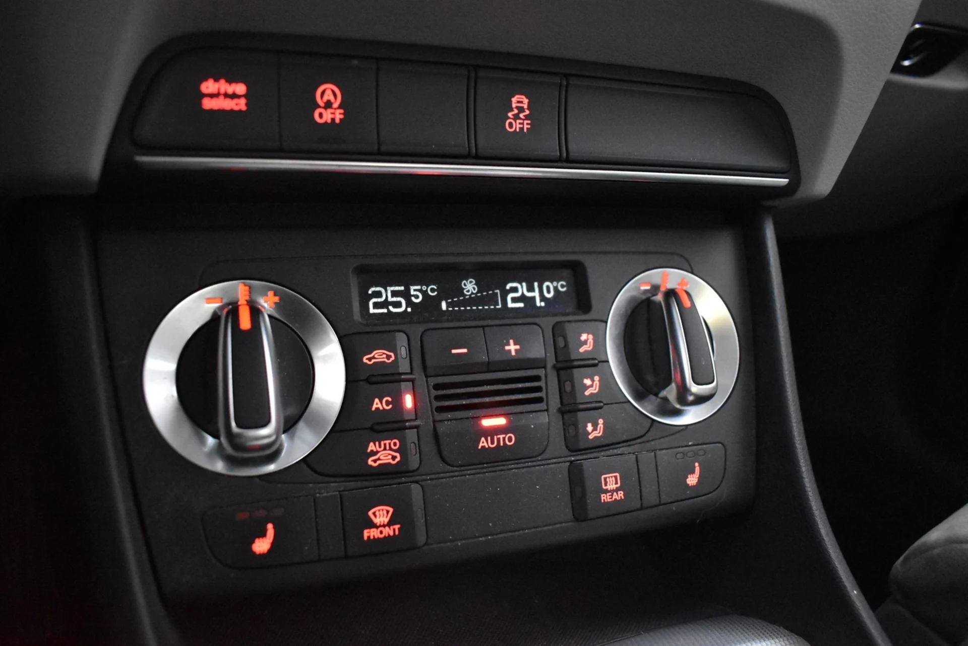 Car Image - 6NnfUkkNFSYKYq8V36QArt
