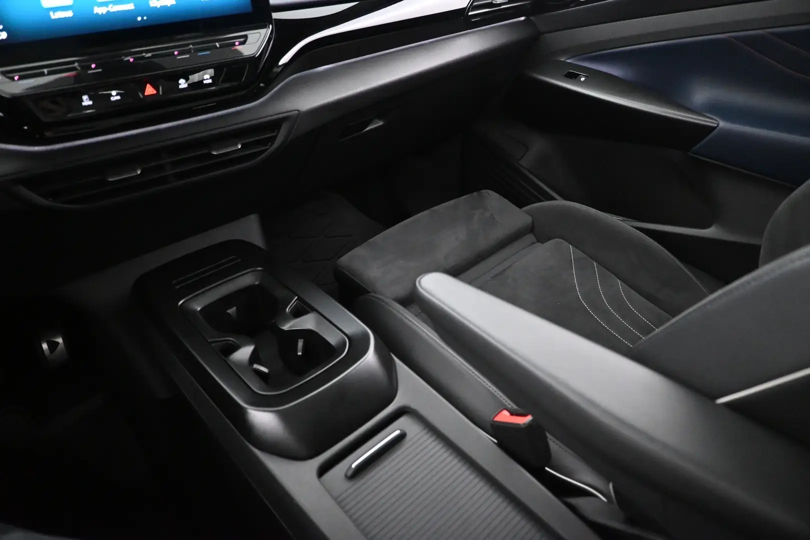Car Image - 7wSVHQUs00zhxUGM4EKEG1