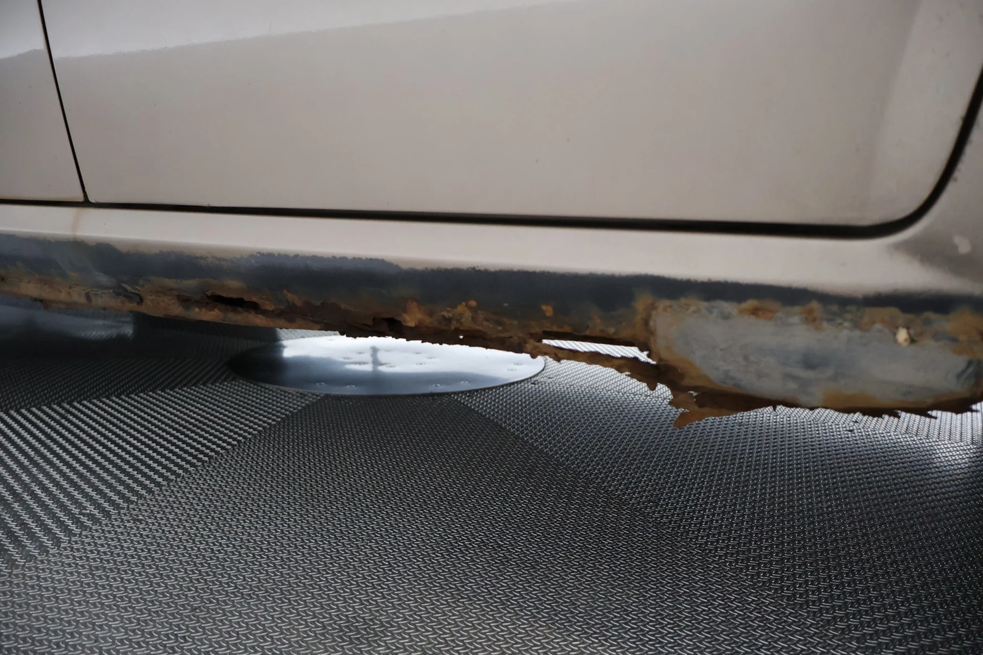 Car Image - 4uulUk7IpmNyIDGHq5MQR2