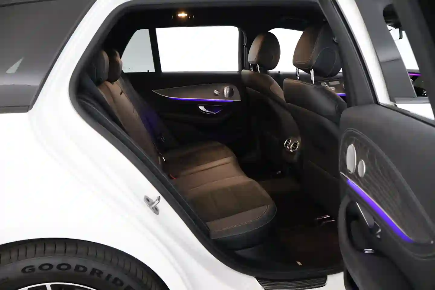 Car Image - xErIt2FKQq66TVIhLwFvK