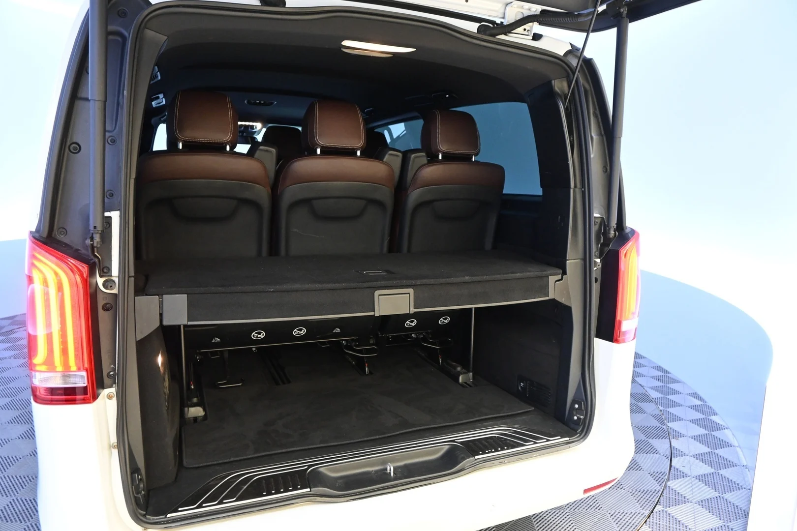 Car Image - 1GsUdBKnBLZW6qVaO1G1Z5