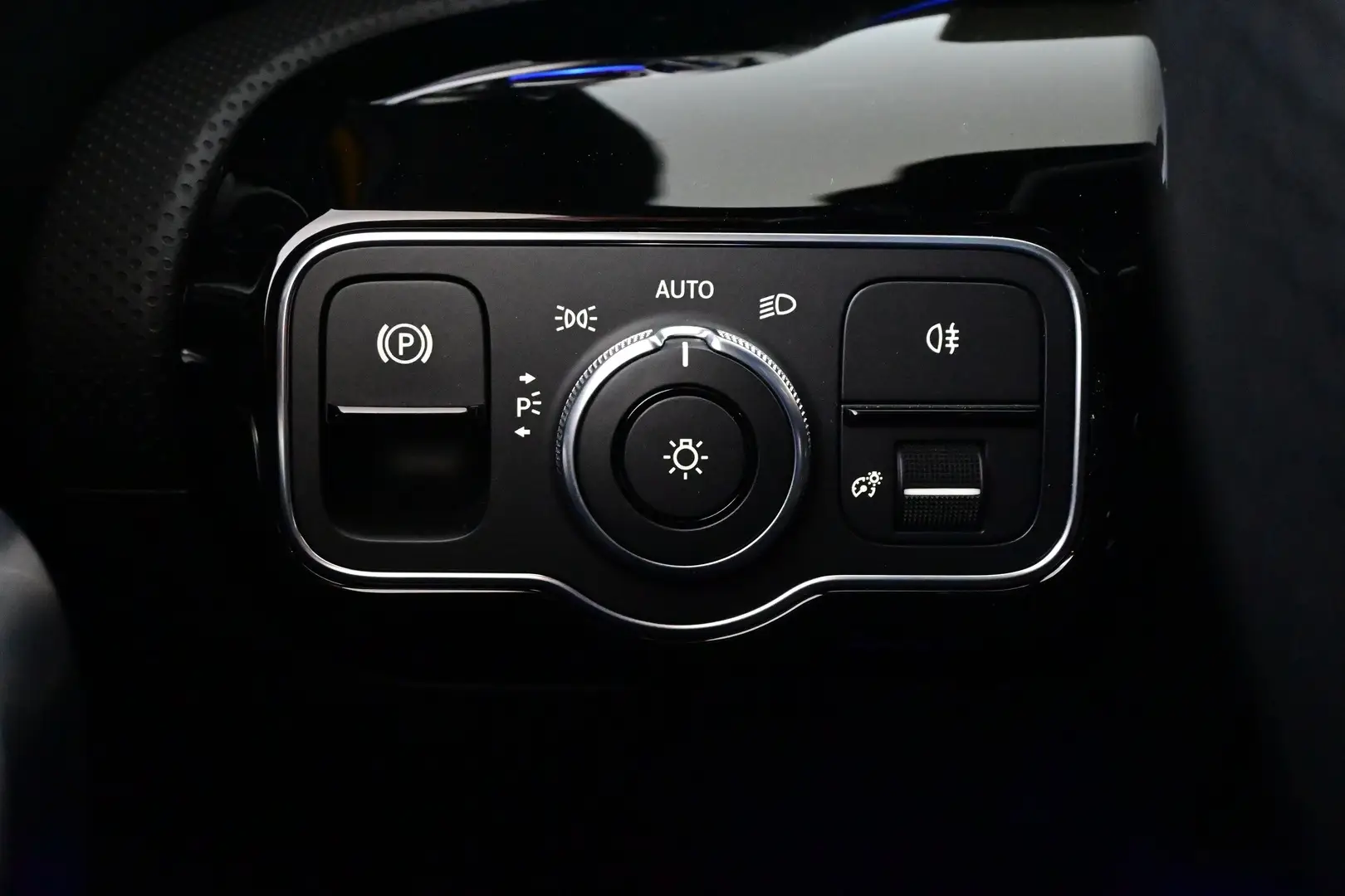 Car Image - 3e7RG8HleVXFt3MjgG4Dzu