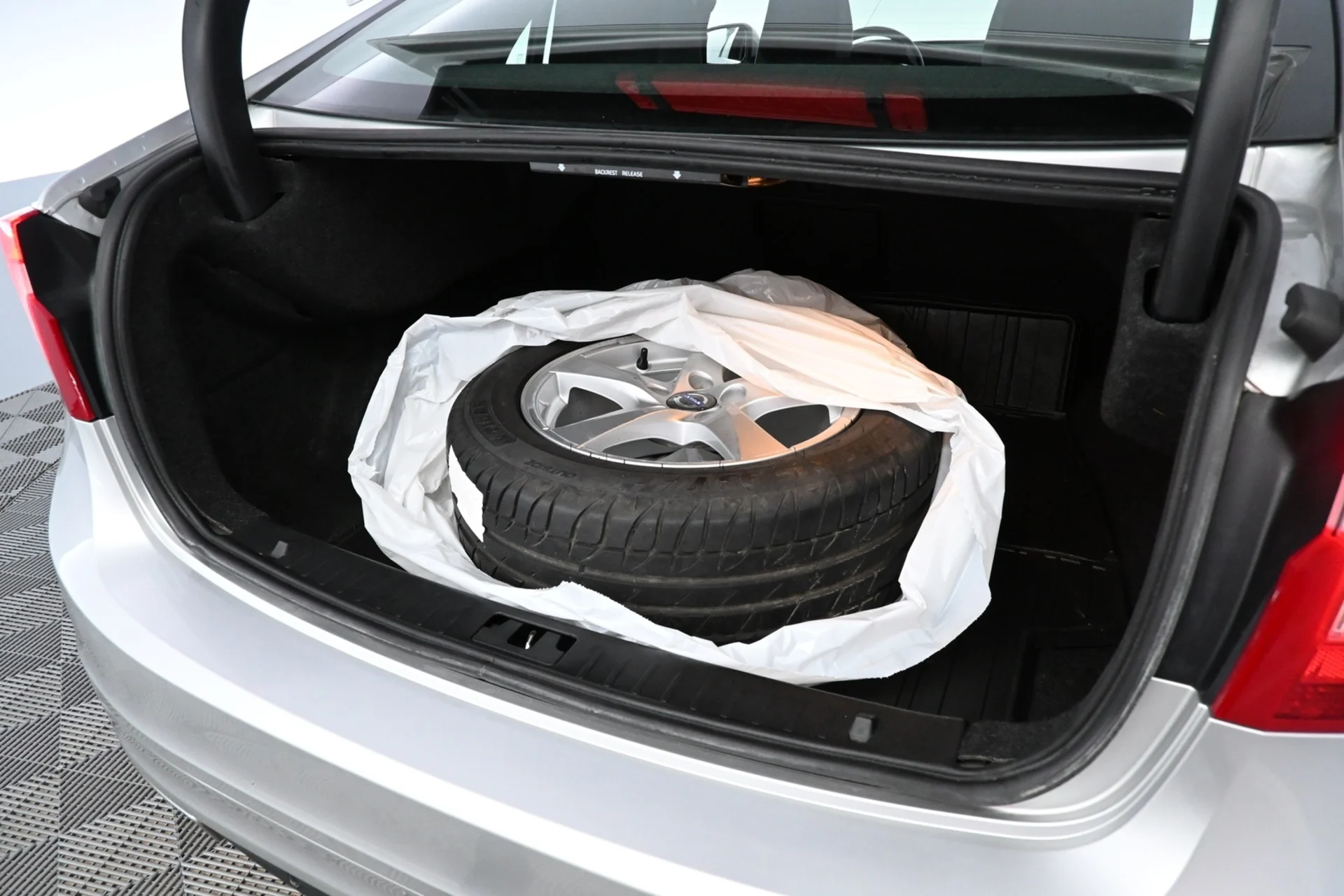 Car Image - 7zKCnOdlEkY3MZLhzj7B20