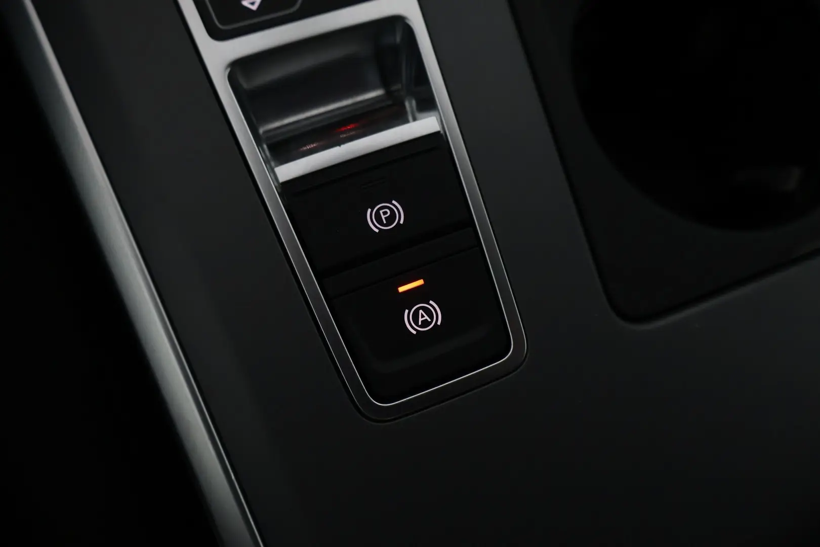 Car Image - 5L1OTJaJ0VXokvxLikw8T6