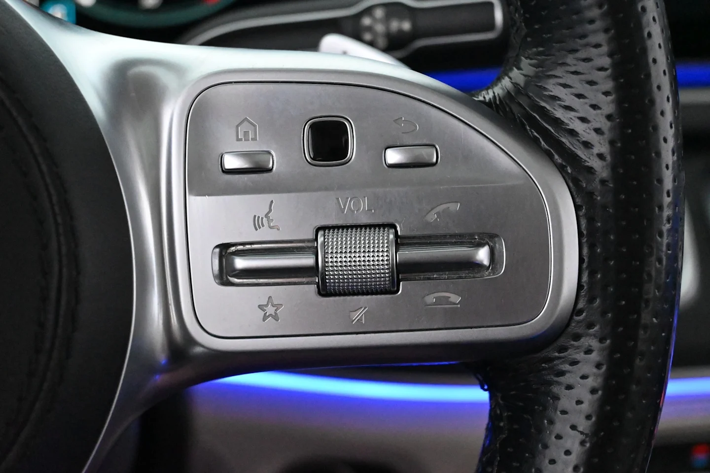 Car Image - 2Ii9moRLNbPzv5dqIkkX6B