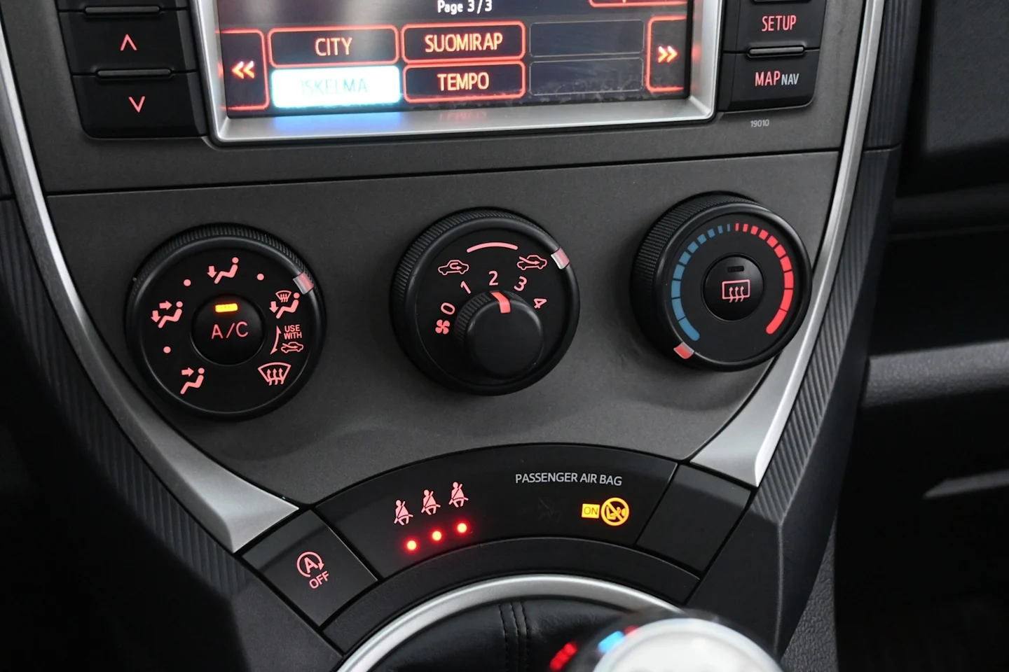Car Image - 102m9H8HpcrtDeaxpiWeiK