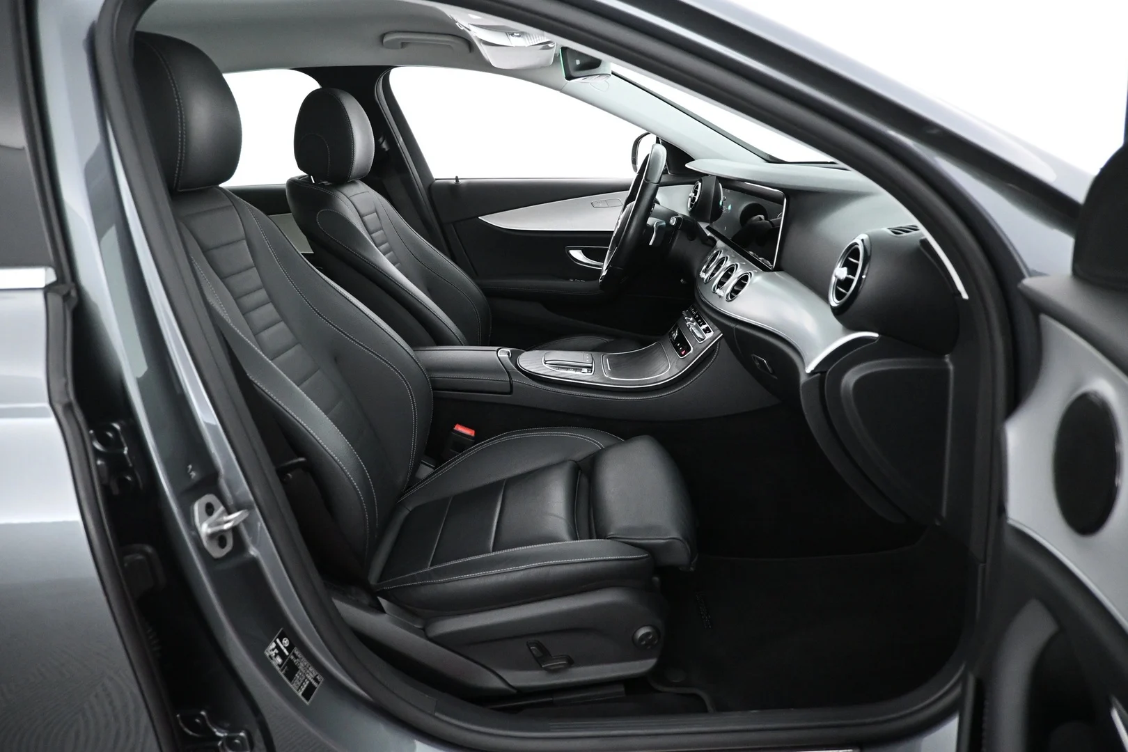 Car Image - qBbLFdbz9InBszjdJl3Ja