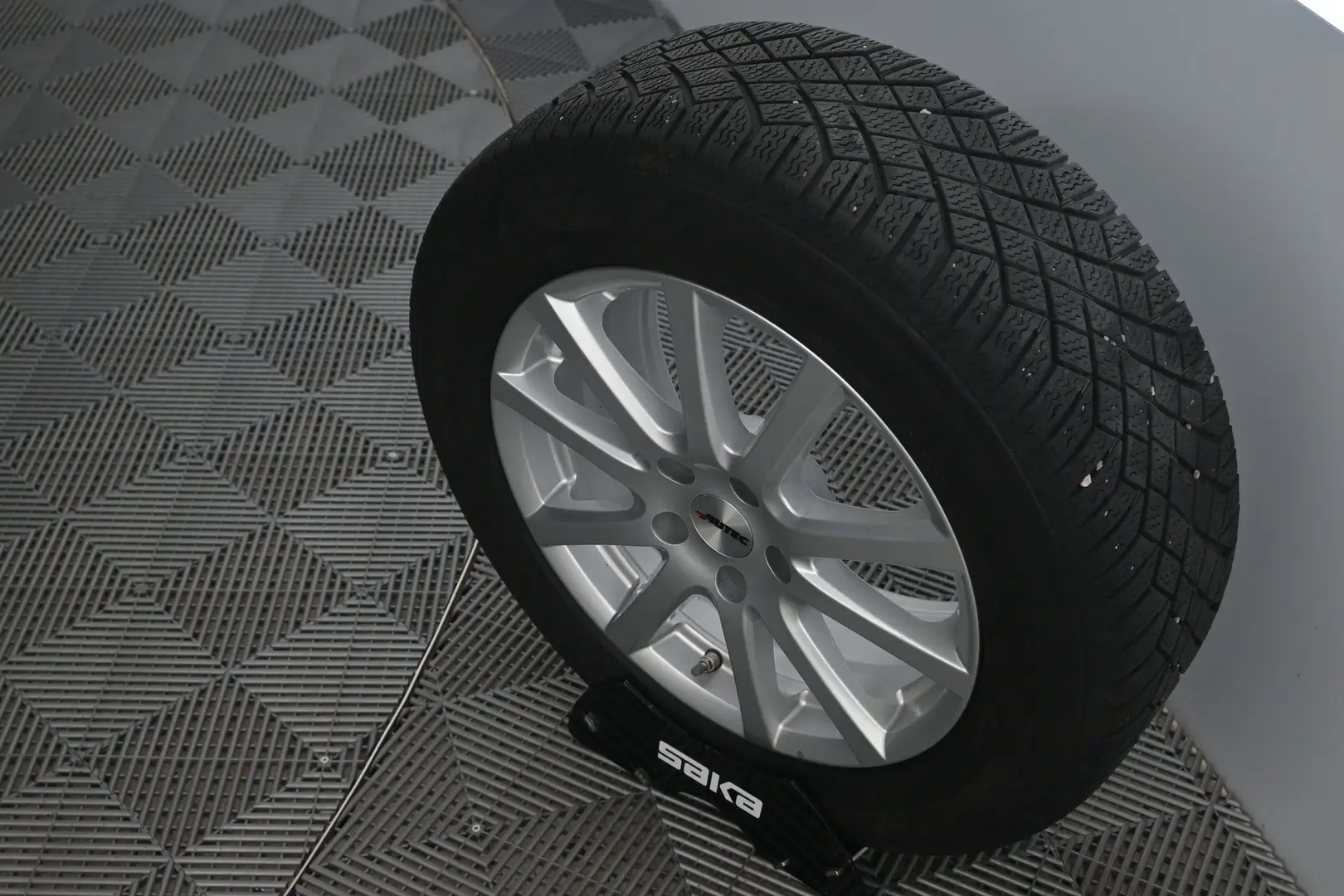 Car Image - 2SAMVje4uvCIewS8bVksO4