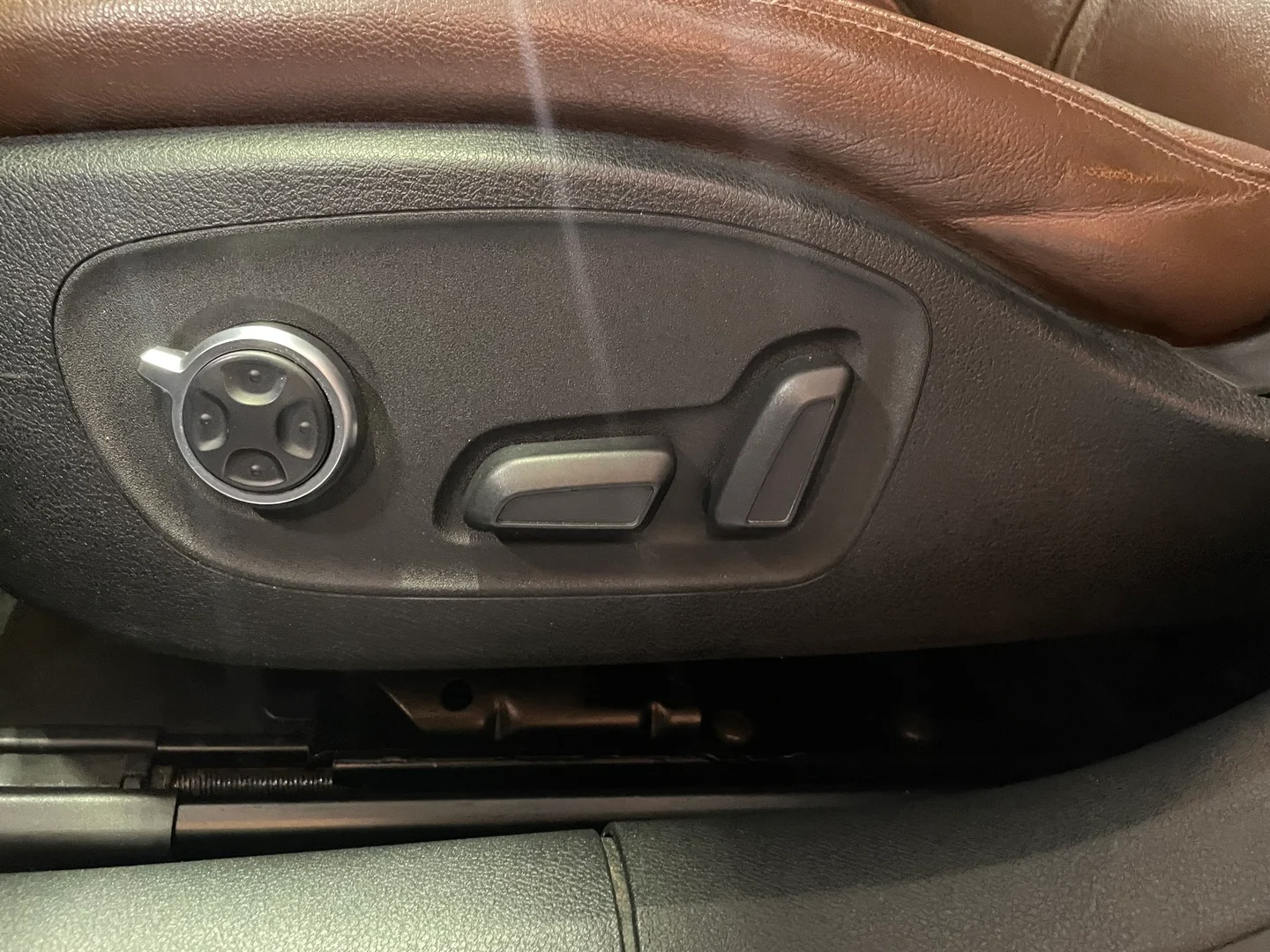 Car Image - 6JI6Ua9BB20aoM6xz8ZYy3