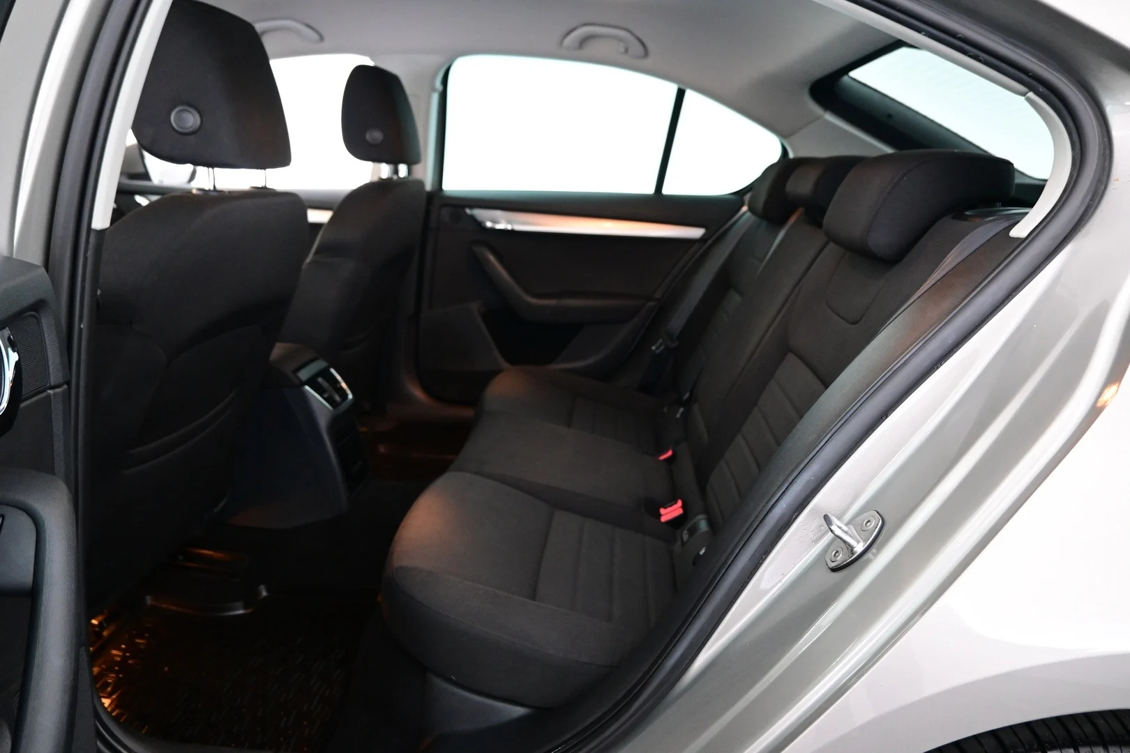 Car Image - 6UPrrMEDO2NUh5CdW8kSpl