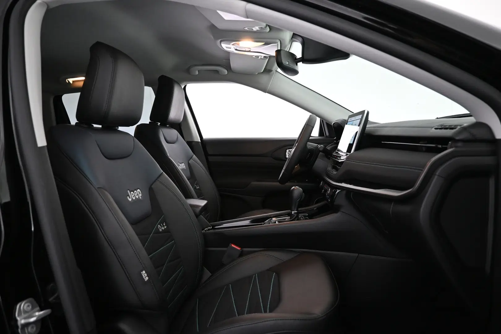 Car Image - 3YlR729QiADVFzF2FaNvbC