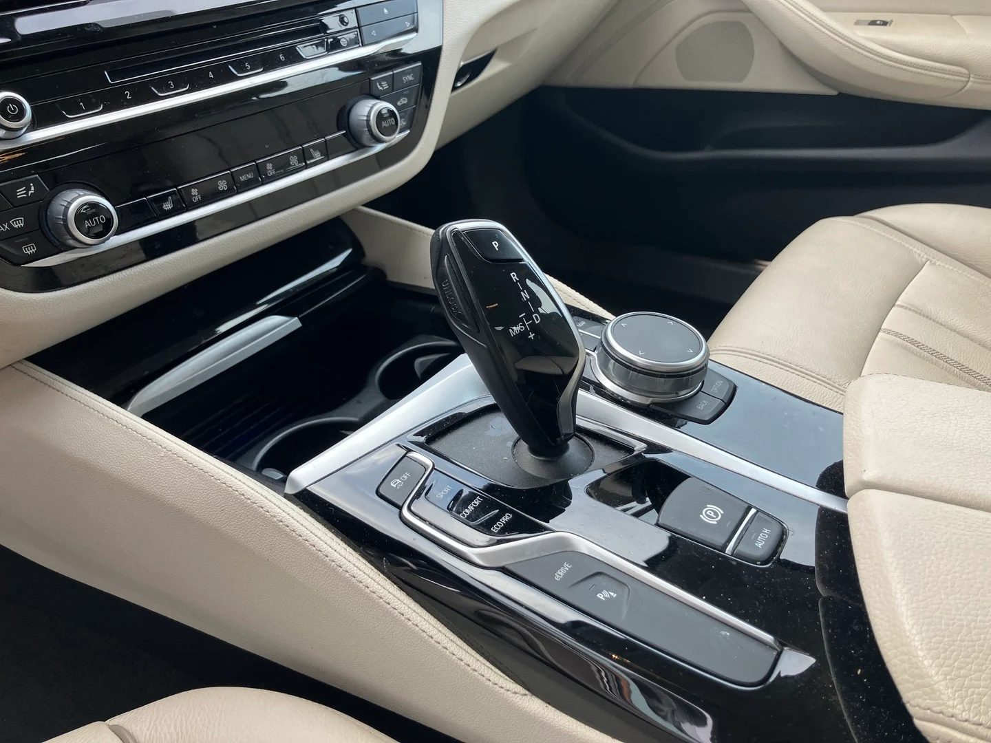 Car Image - ValCLsxkmddm6q2BfYWtm