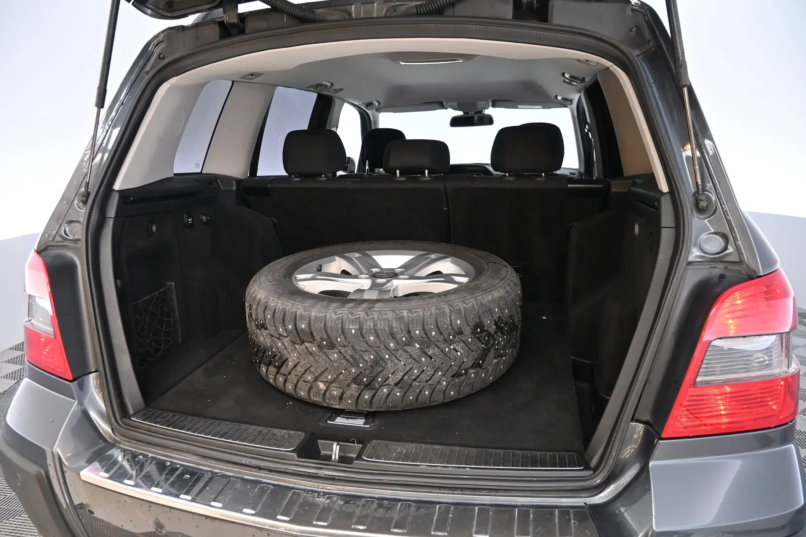 Car Image - 4qOzHF9xYOpYHP9cFv2Tqm