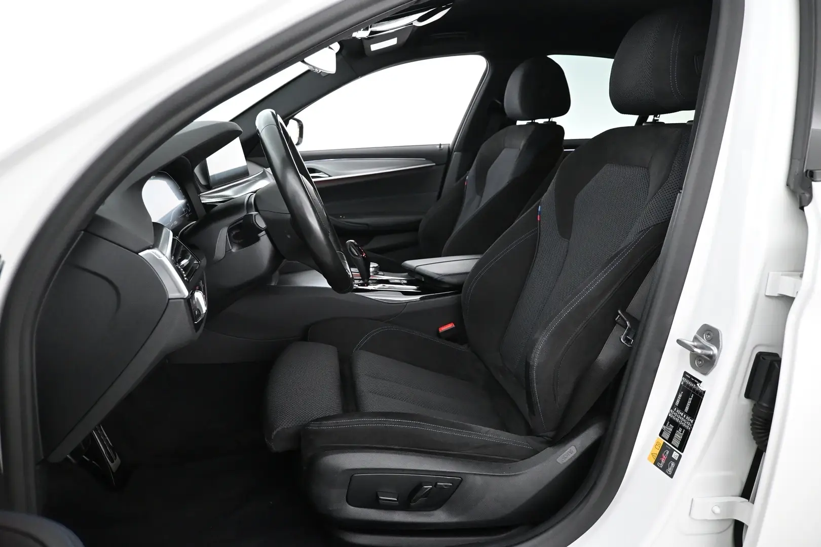 Car Image - fOGEC1PPaGsTqIo5r3OB4