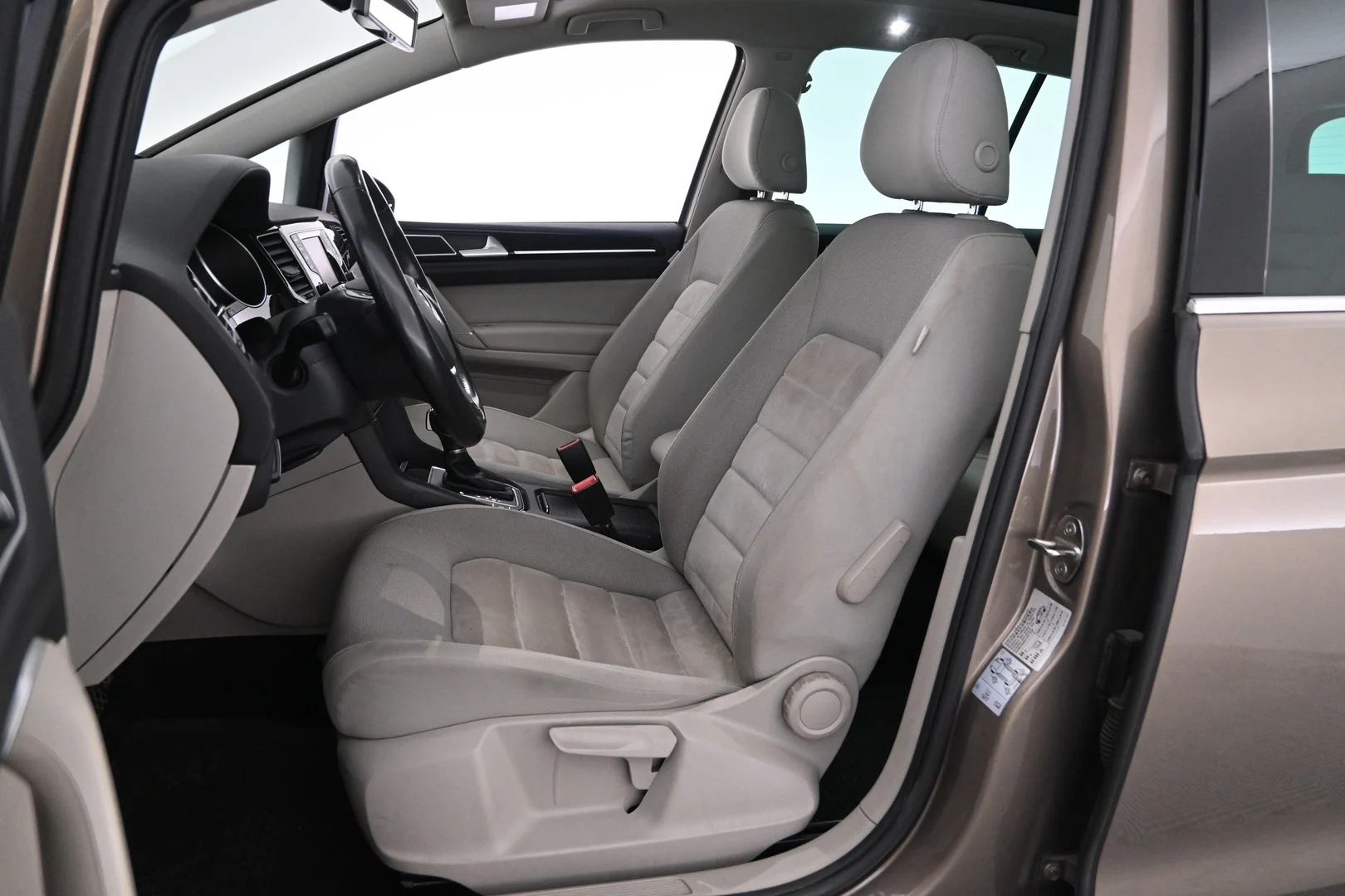 Car Image - 6s6vNYw9NVnxQjKo5WPxen