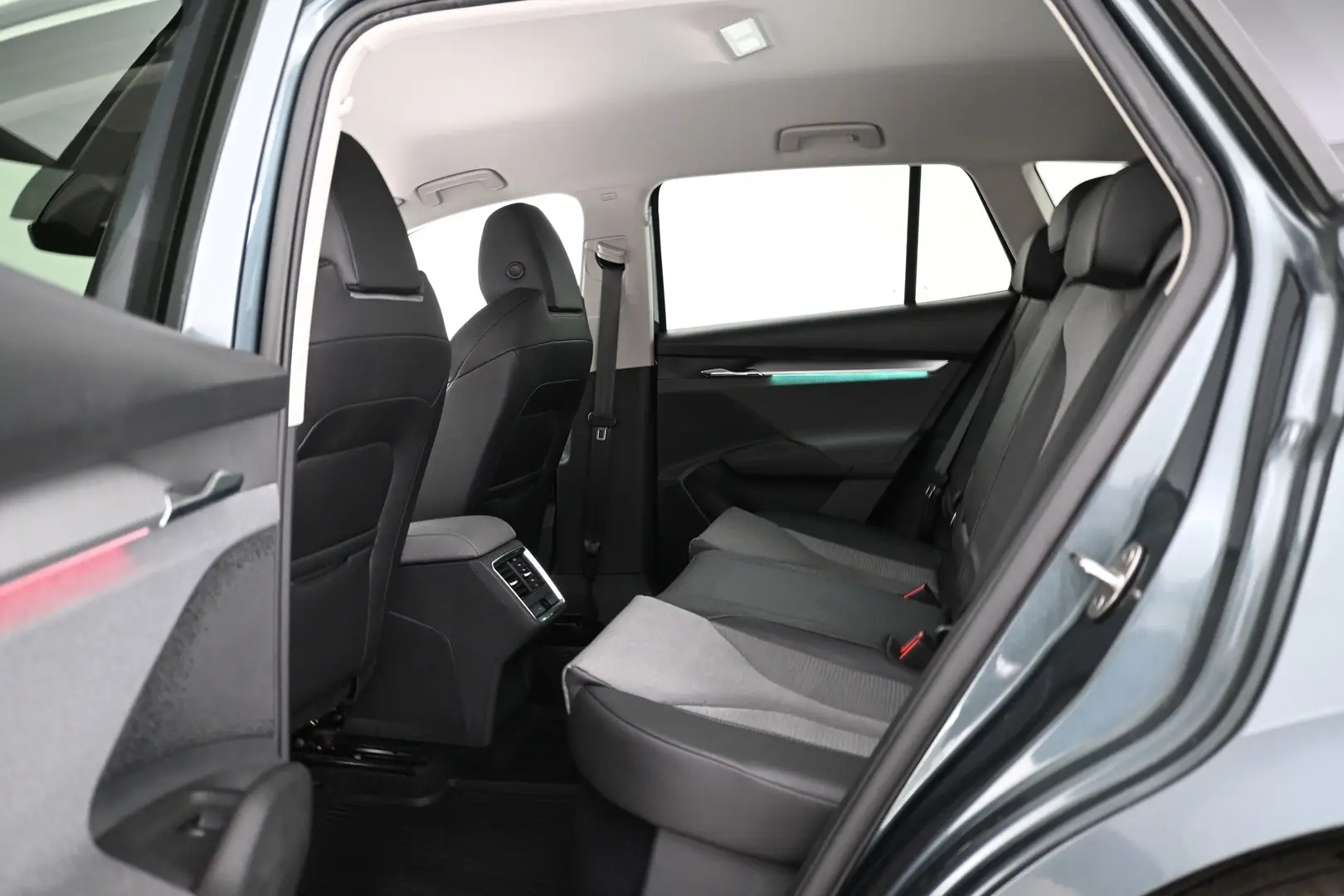 Car Image - 5uEqax3KqAD7QXfBWXO9ri