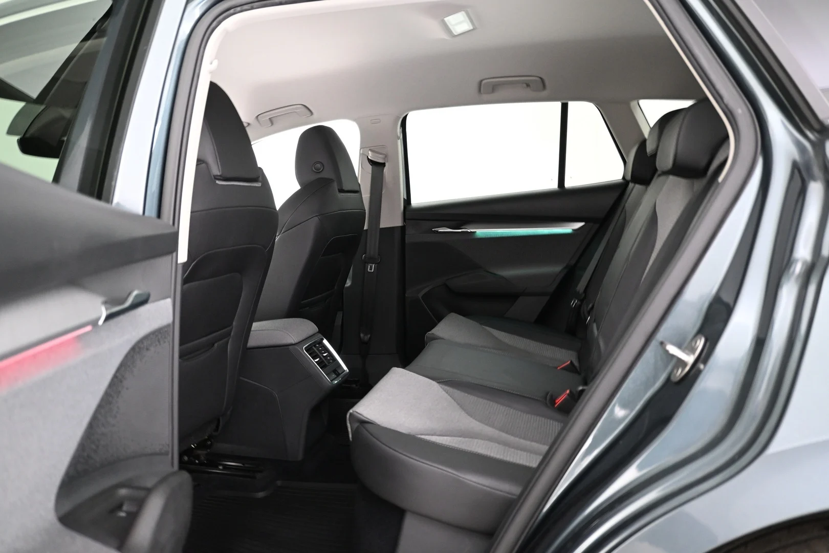 Car Image - 5uEqax3KqAD7QXfBWXO9ri