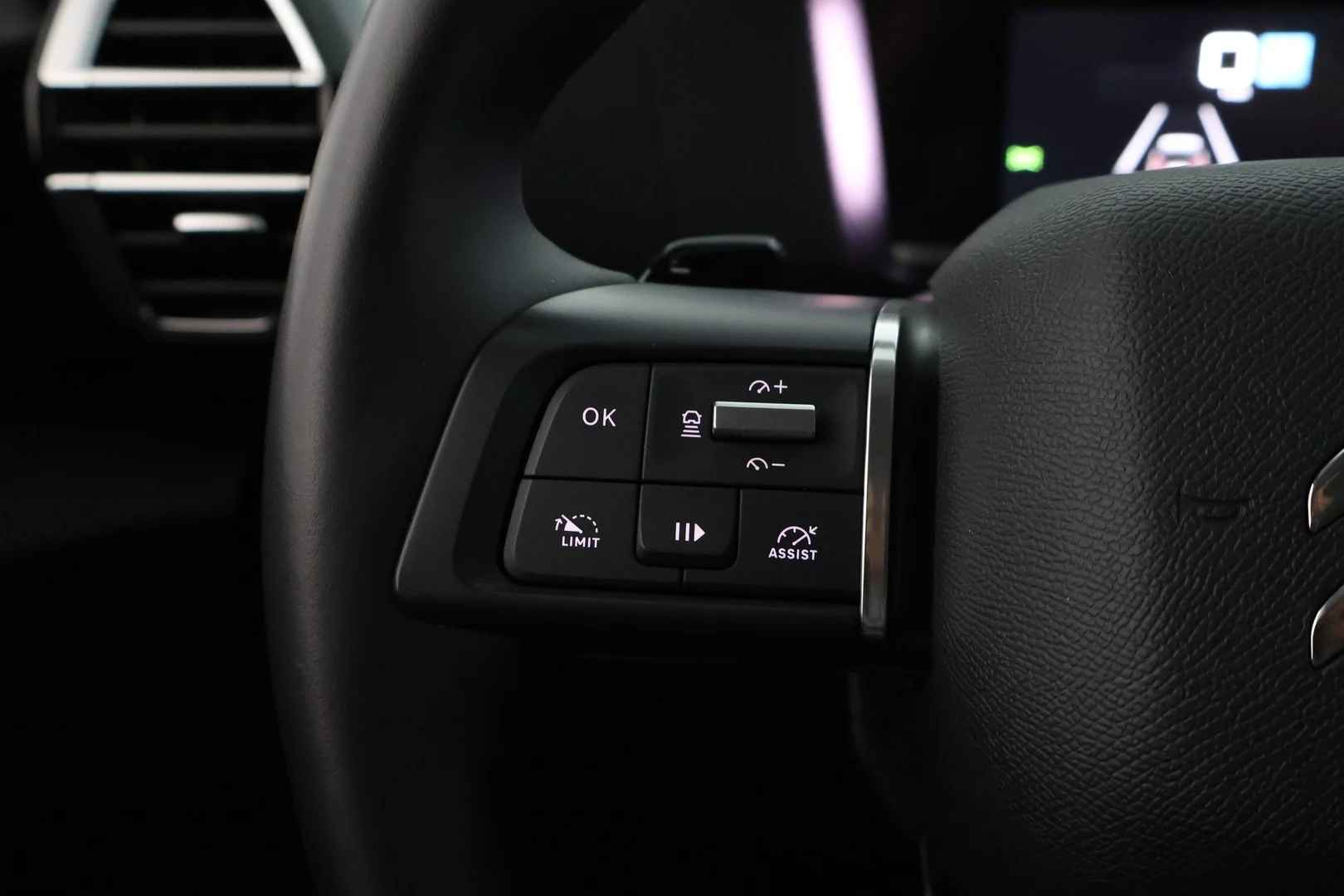Car Image - toA3vkIdLHVkFbEszehQY