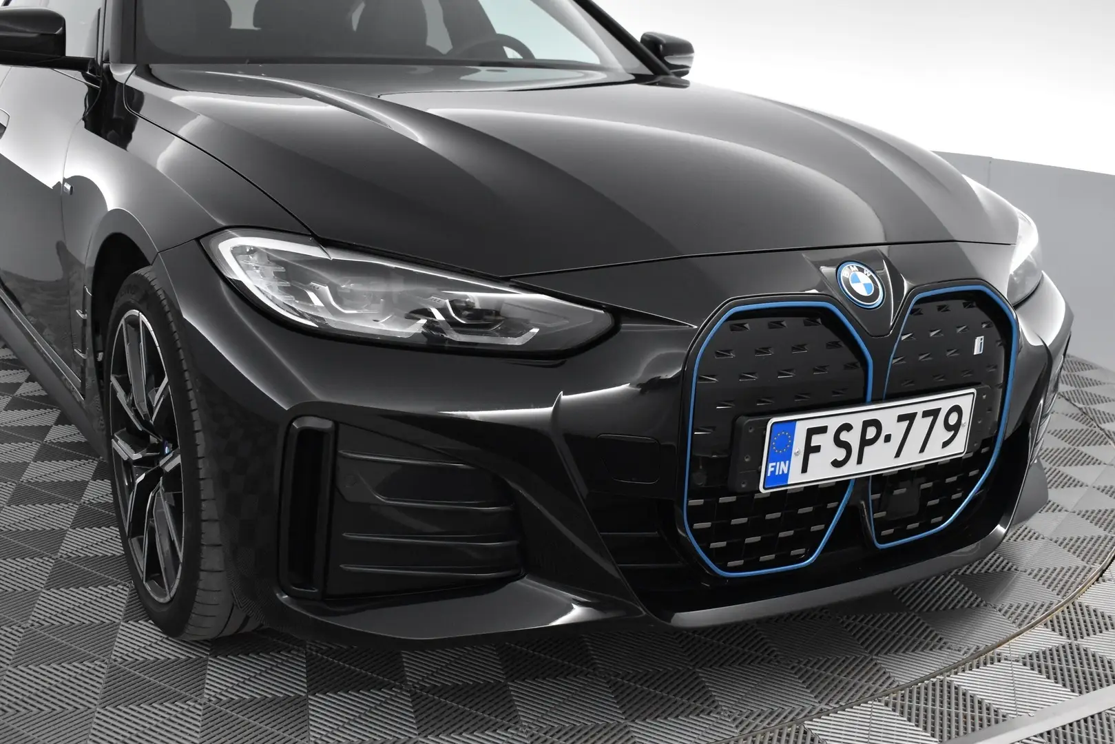 Car Image - Yb0MM4w2iCKx0HppUfW64