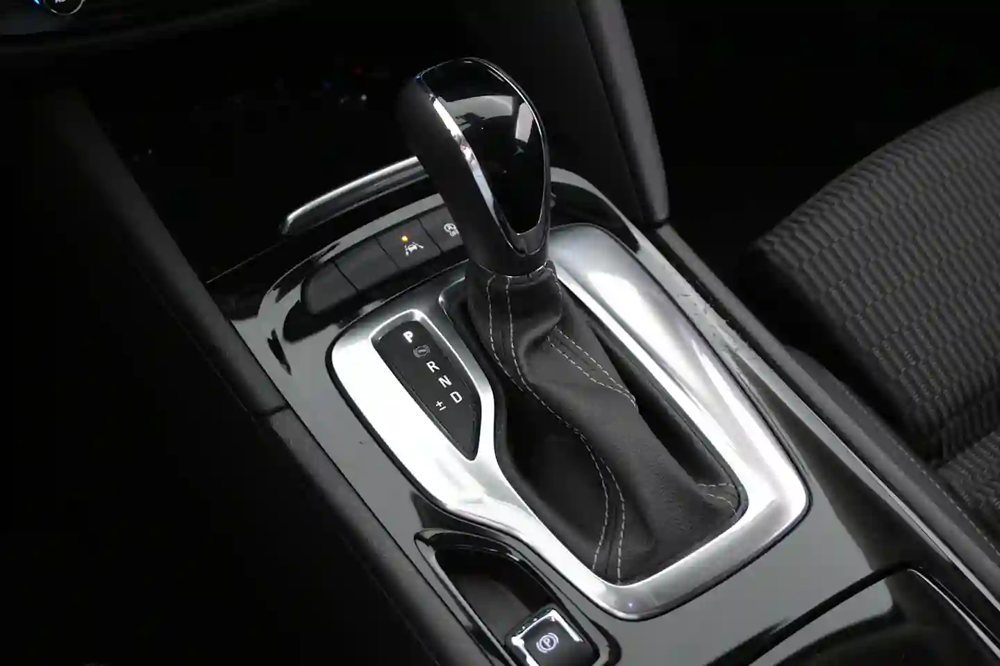Car Image - 307thW2deAAYzTdgr2ENDo