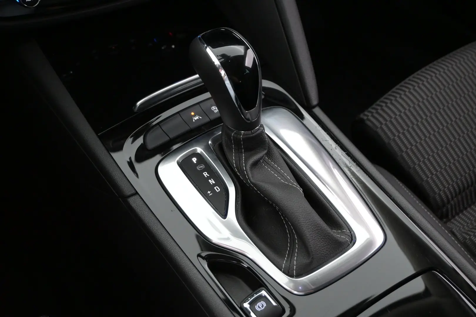 Car Image - 307thW2deAAYzTdgr2ENDo