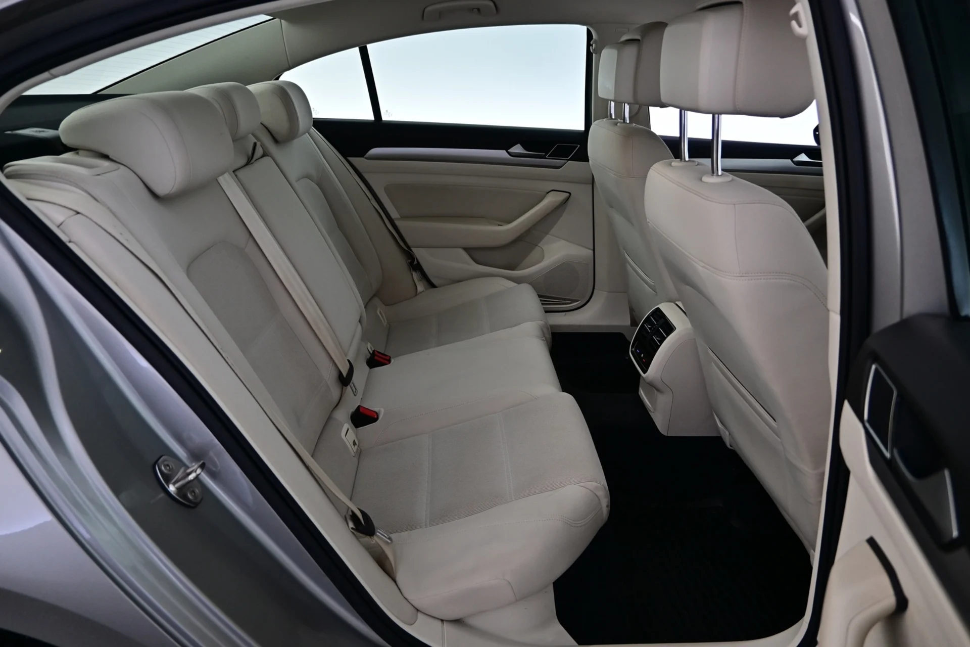 Car Image - 2p2JdEH6wMIfrdssndpD1Y