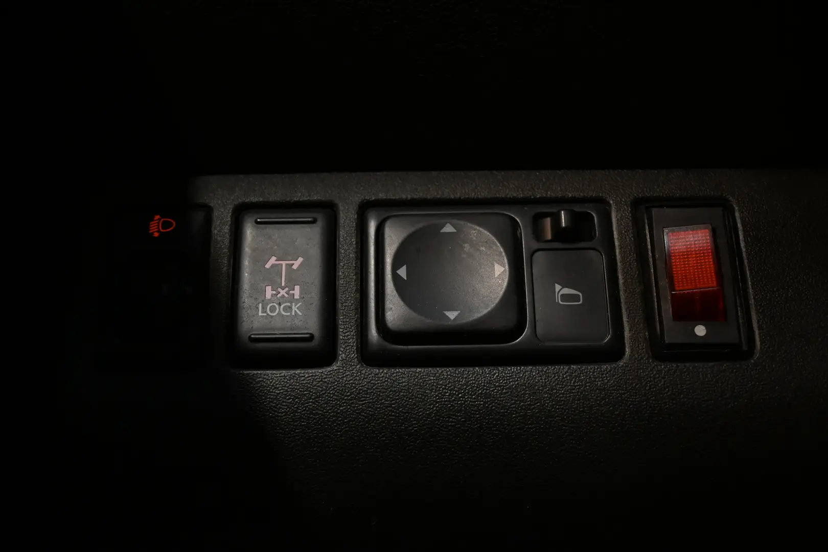 Car Image - 1pJdAx8QMvlFgIK7VO42Tm