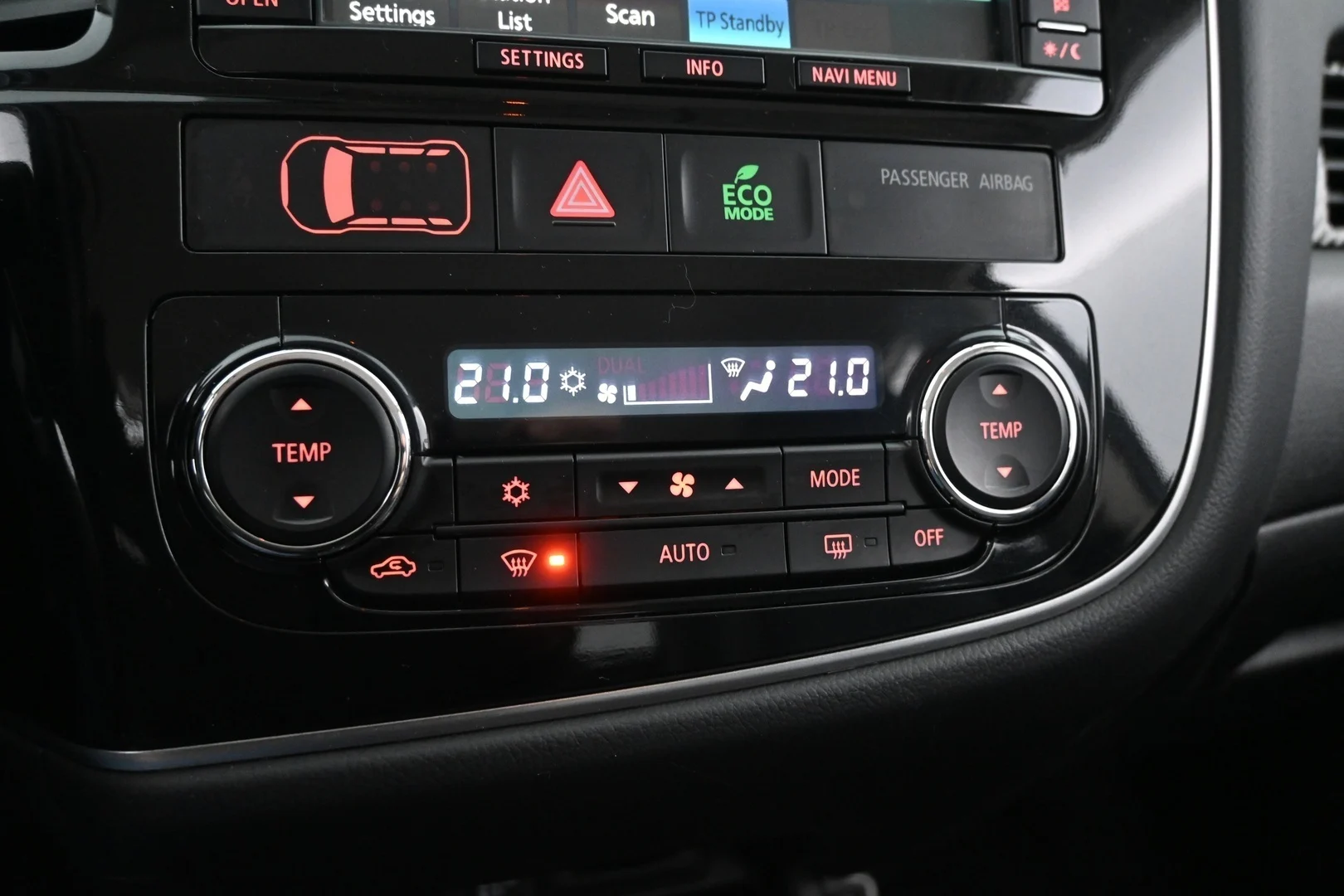 Car Image - 2o4FTHGQMoaAvoqMODUENO