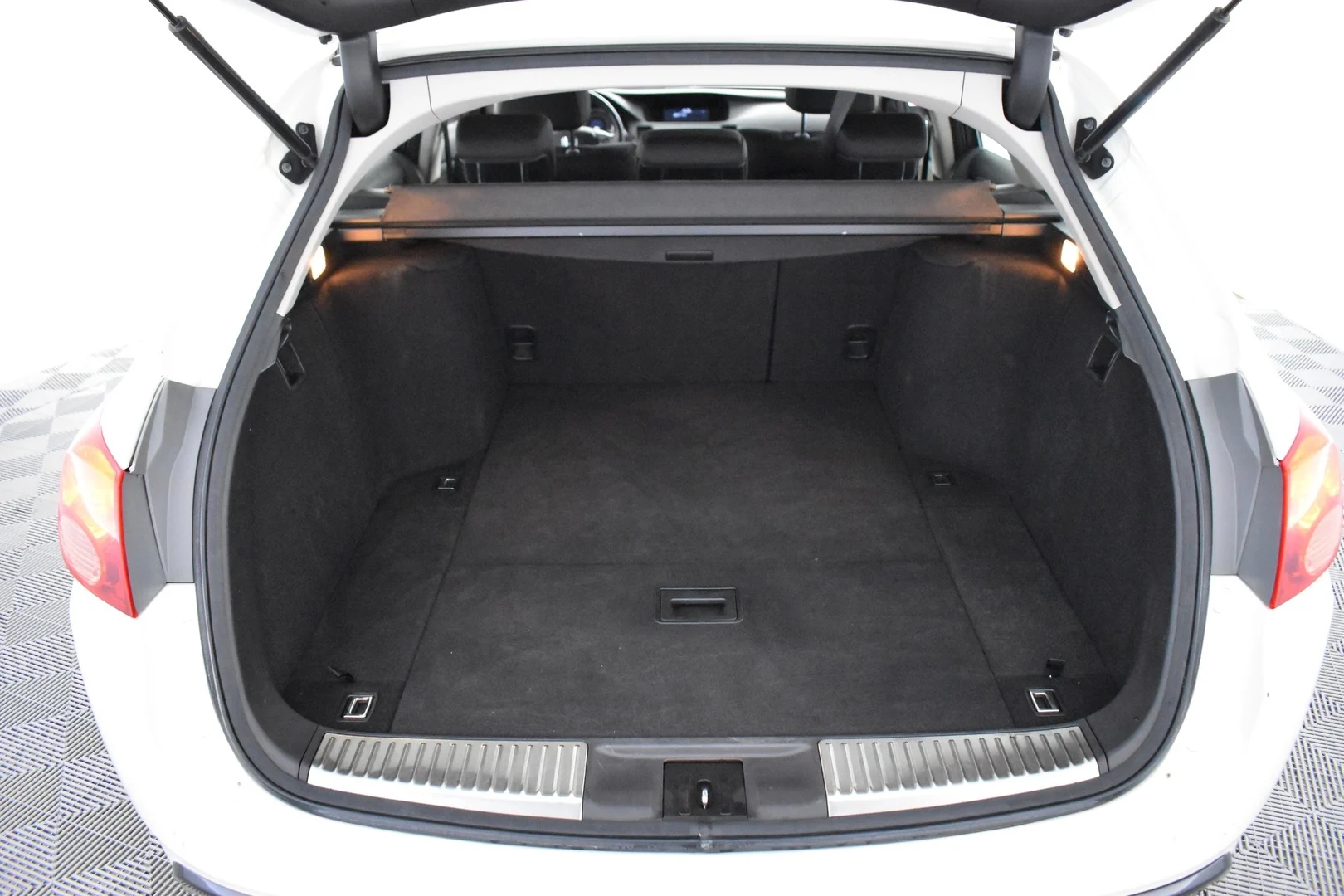 Car Image - 3OUoGy3ACOEDDFIl2GcpSp