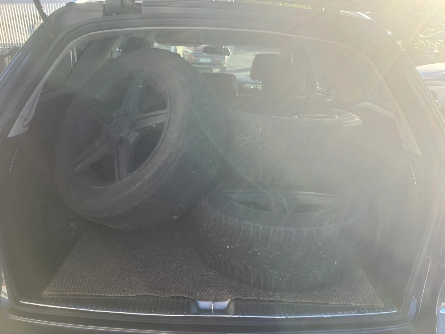 Car Image - 5q0XoRUXcS6NZjWccPIXrn