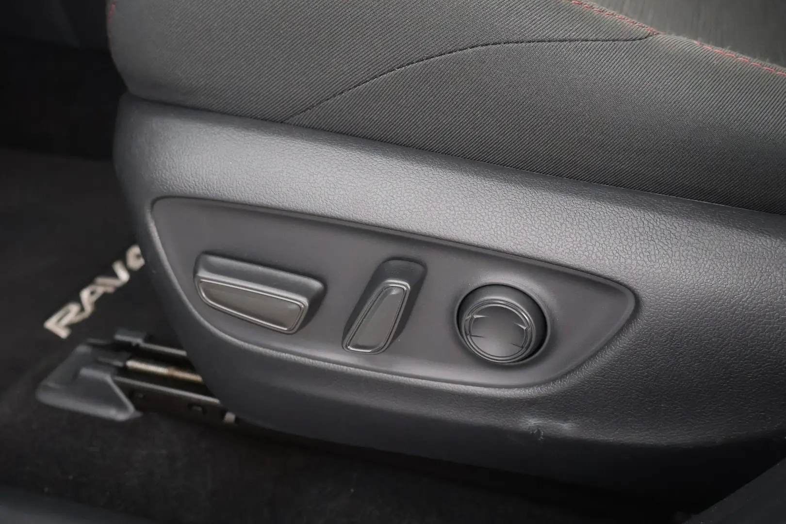 Car Image - 6I3IPIa9EkpTnVoAEVYi0N