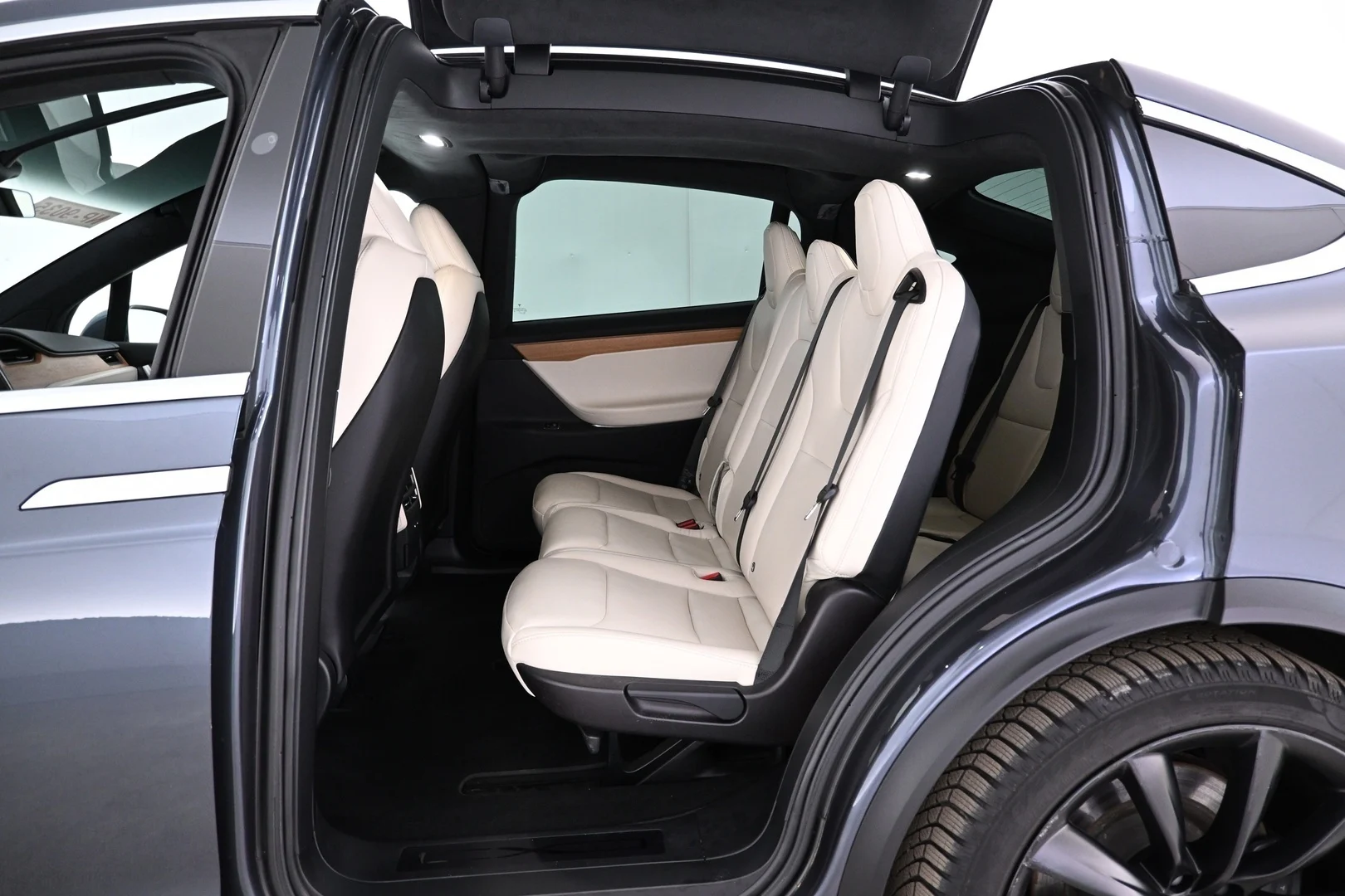 Car Image - 1dO5lgdgEdCo8vQSD7i7A0