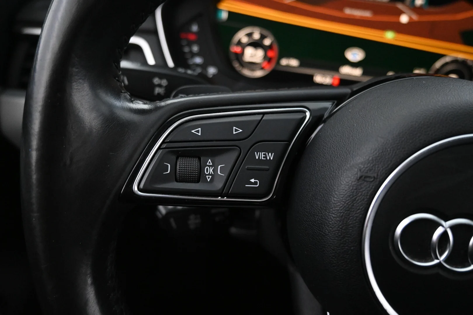 Car Image - 1YOdjLYm40KUFnFl4Q8UJx