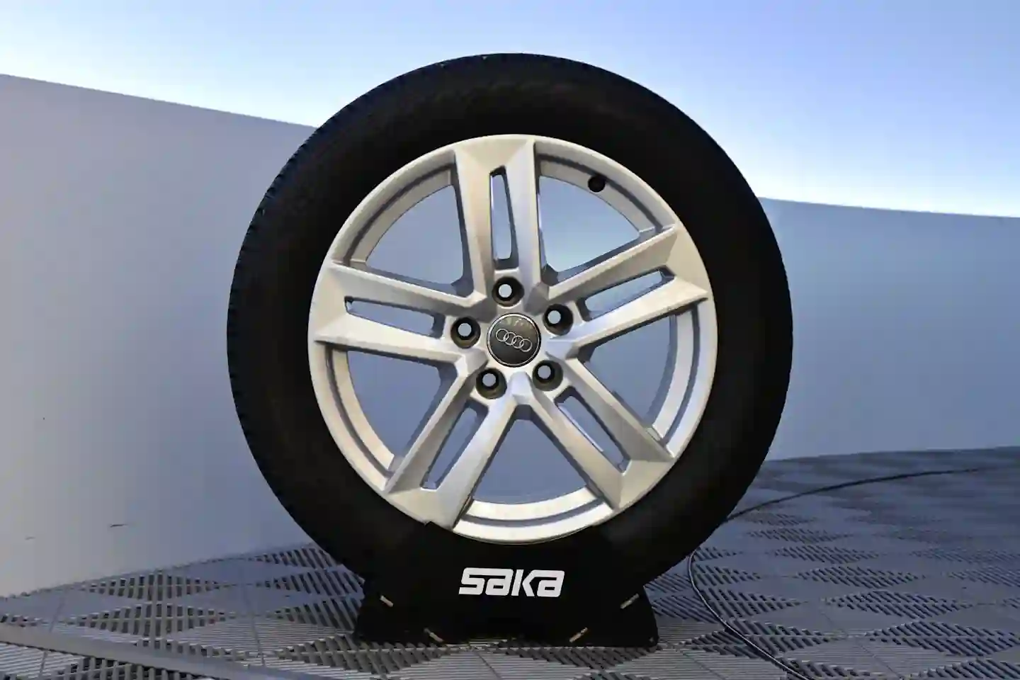 Car Image - 5uSb6BcDrAA3kCv97OmFSy