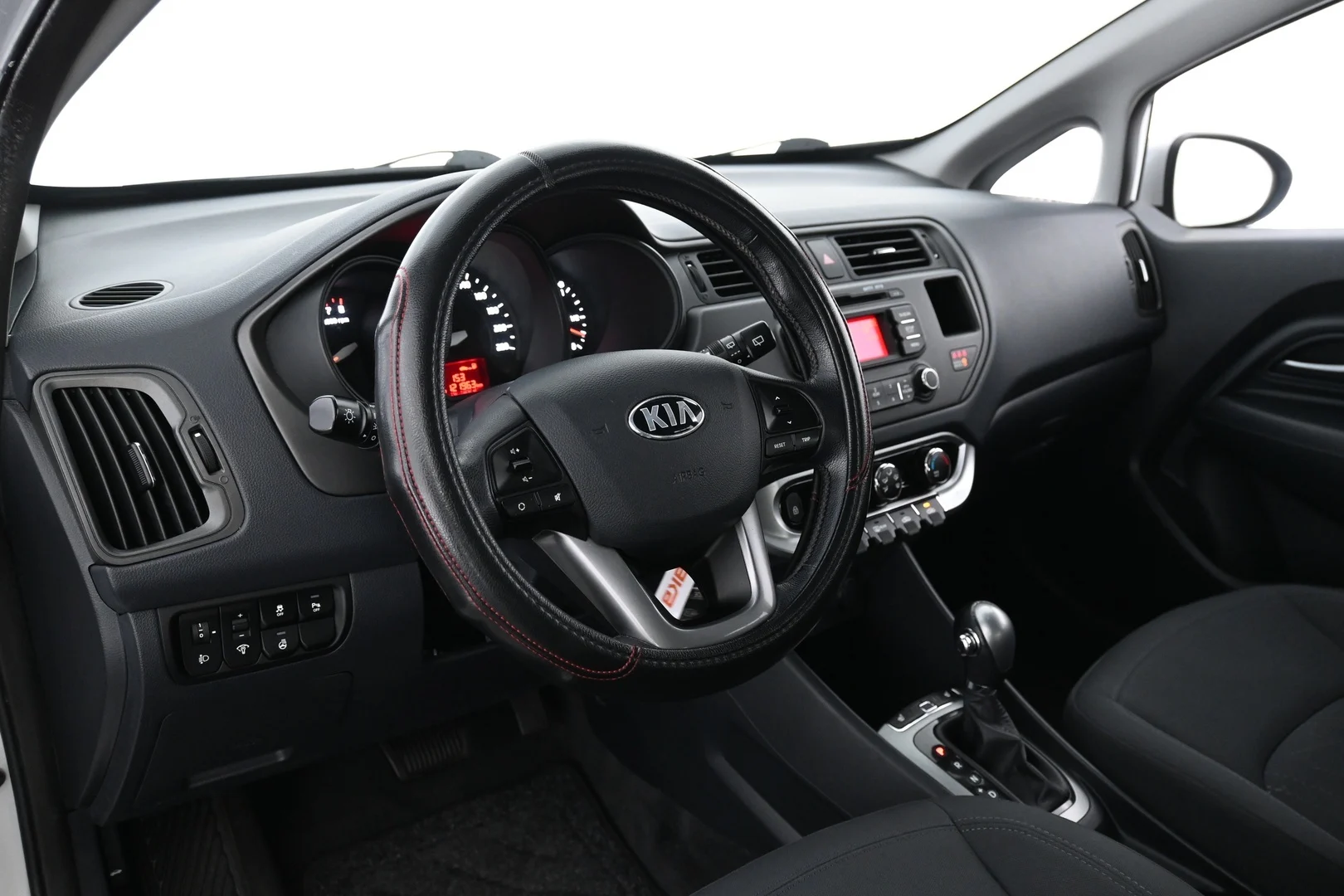 Car Image - 01Q0qOp04LlrnUmCbEg7RO
