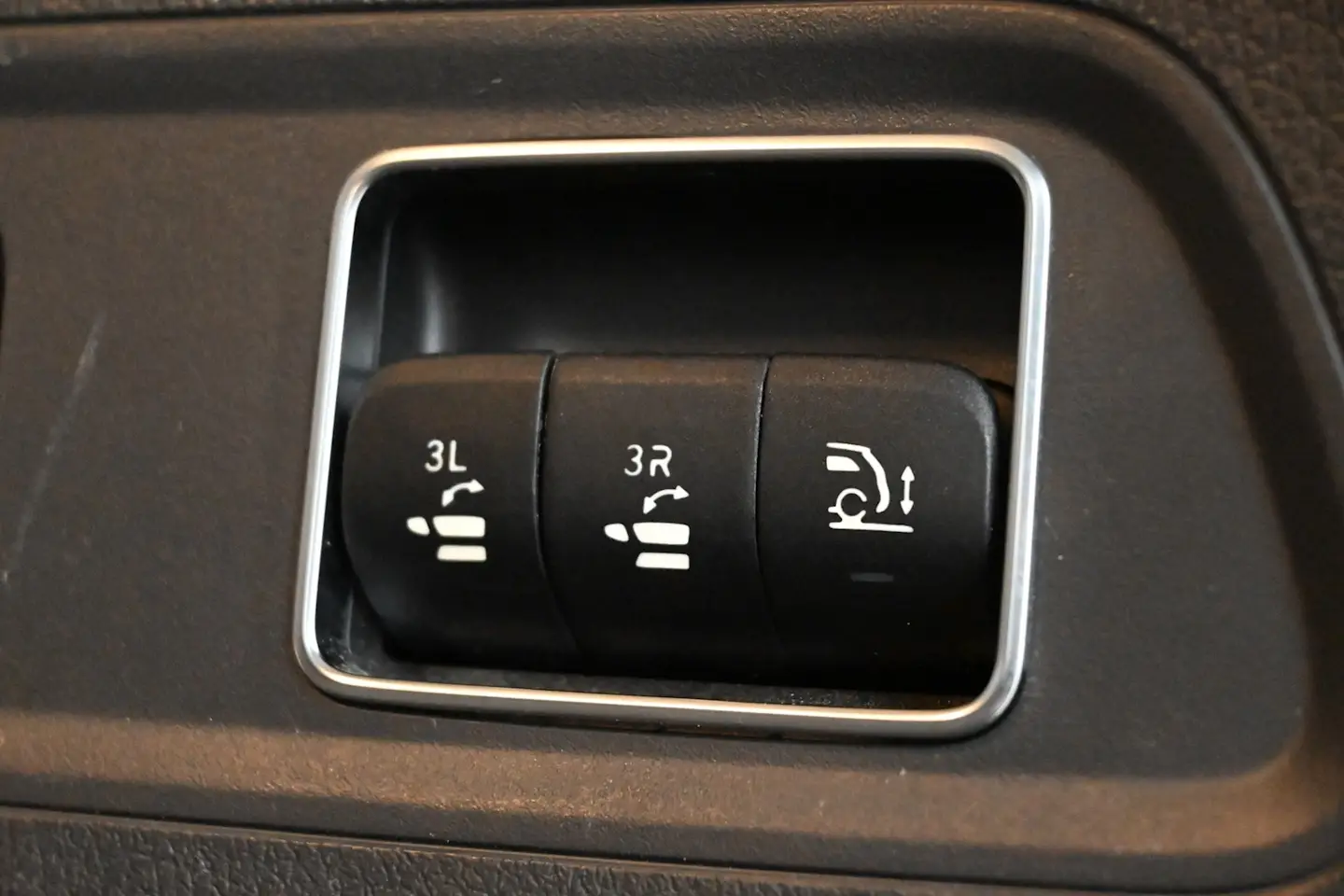 Car Image - 2Ii9moRLNbPzv5dqIkkX6B
