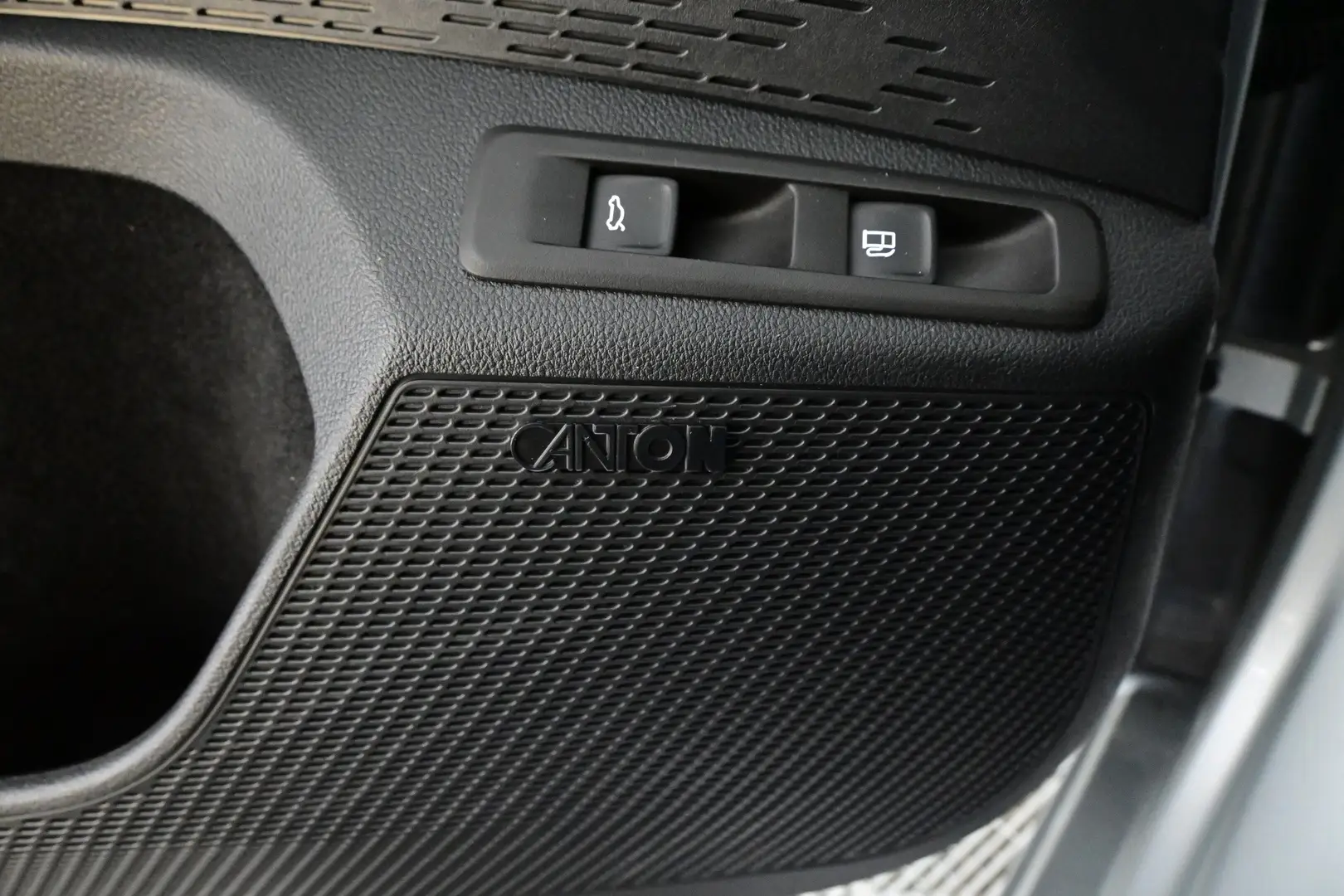 Car Image - 3Pv3eAf7zdrrwhhk27njfv