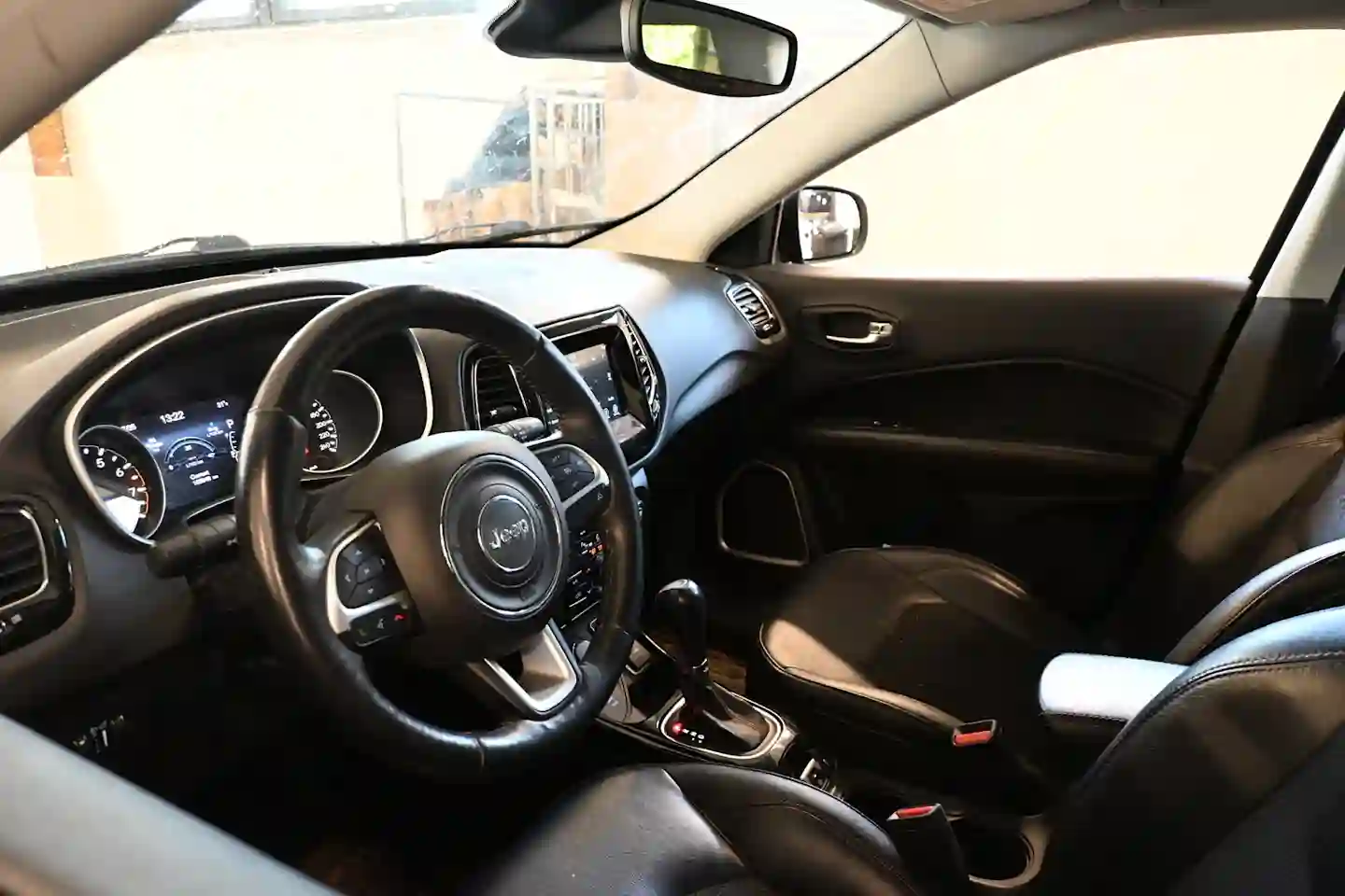 Car Image - 3olmQzsMOQKv7ocTBXEMOF