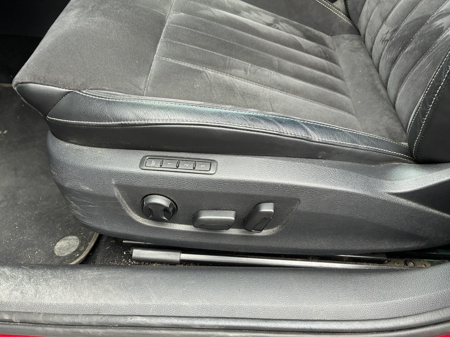 Car Image - rYWjuONOy04zqQNx2EybL