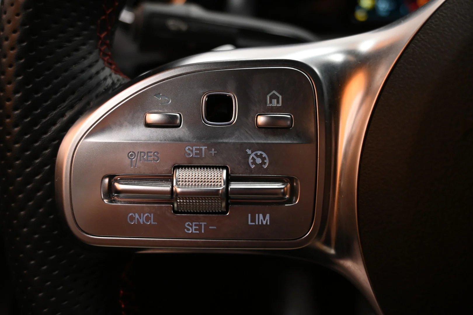 Car Image - 5eOAiL0tuUHtBoAQO8GRyp