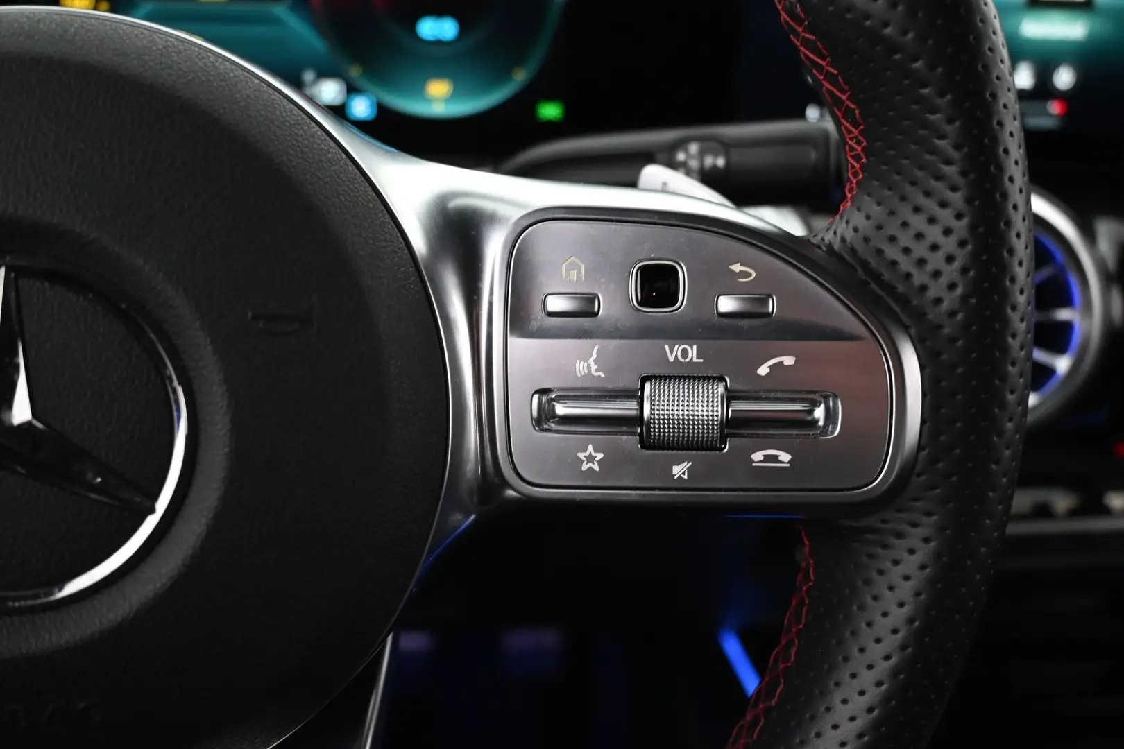 Car Image - U9rpuj19q9I7Sg2b8jYaH