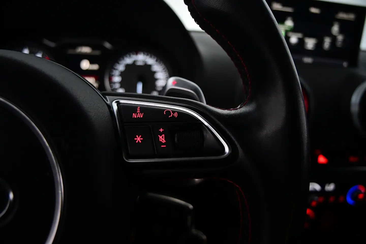 Car Image - 1YbHLCdSPqmgdphdeYn5O4